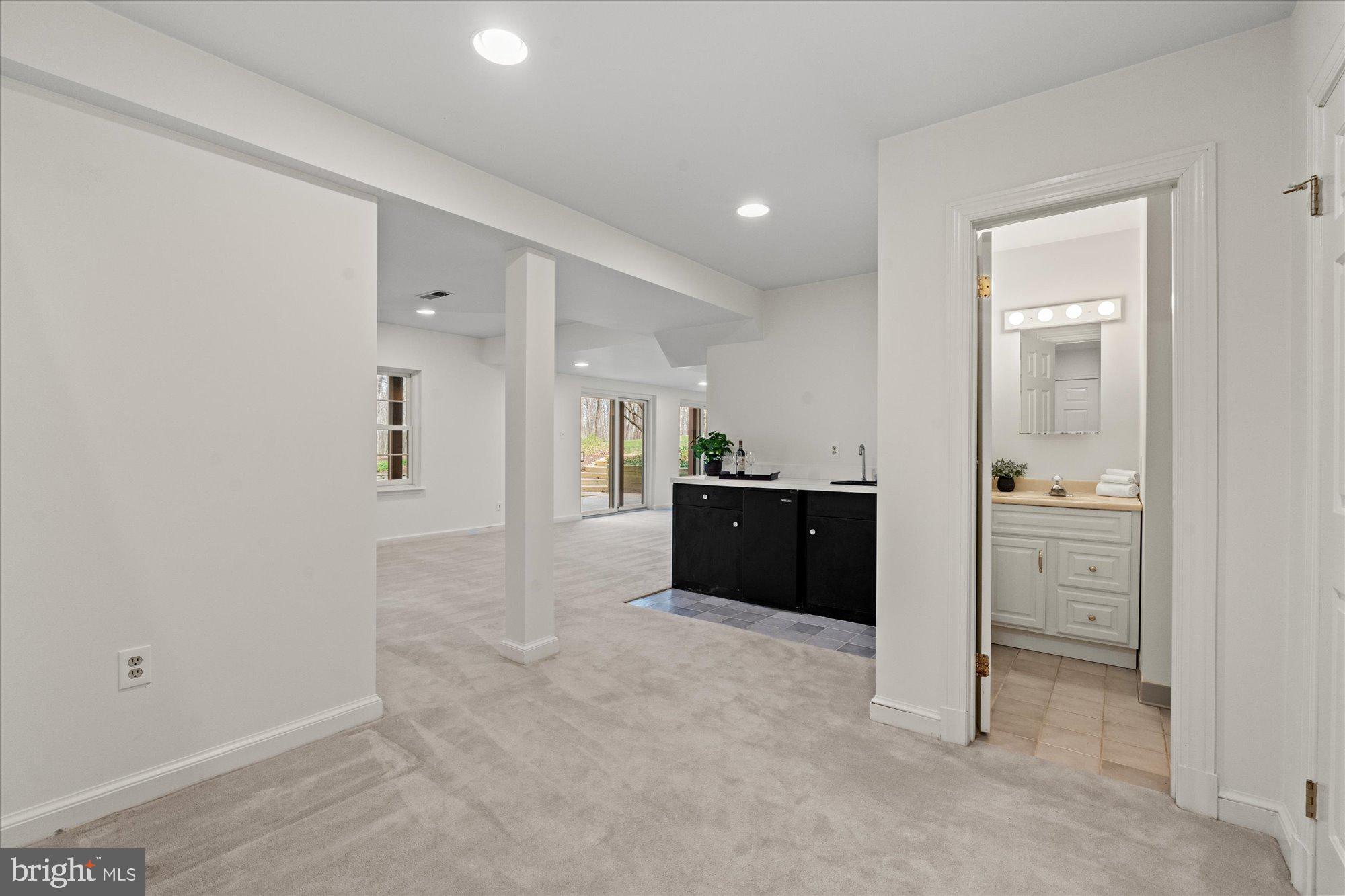 COLVIN RUN ESTATES - Residential