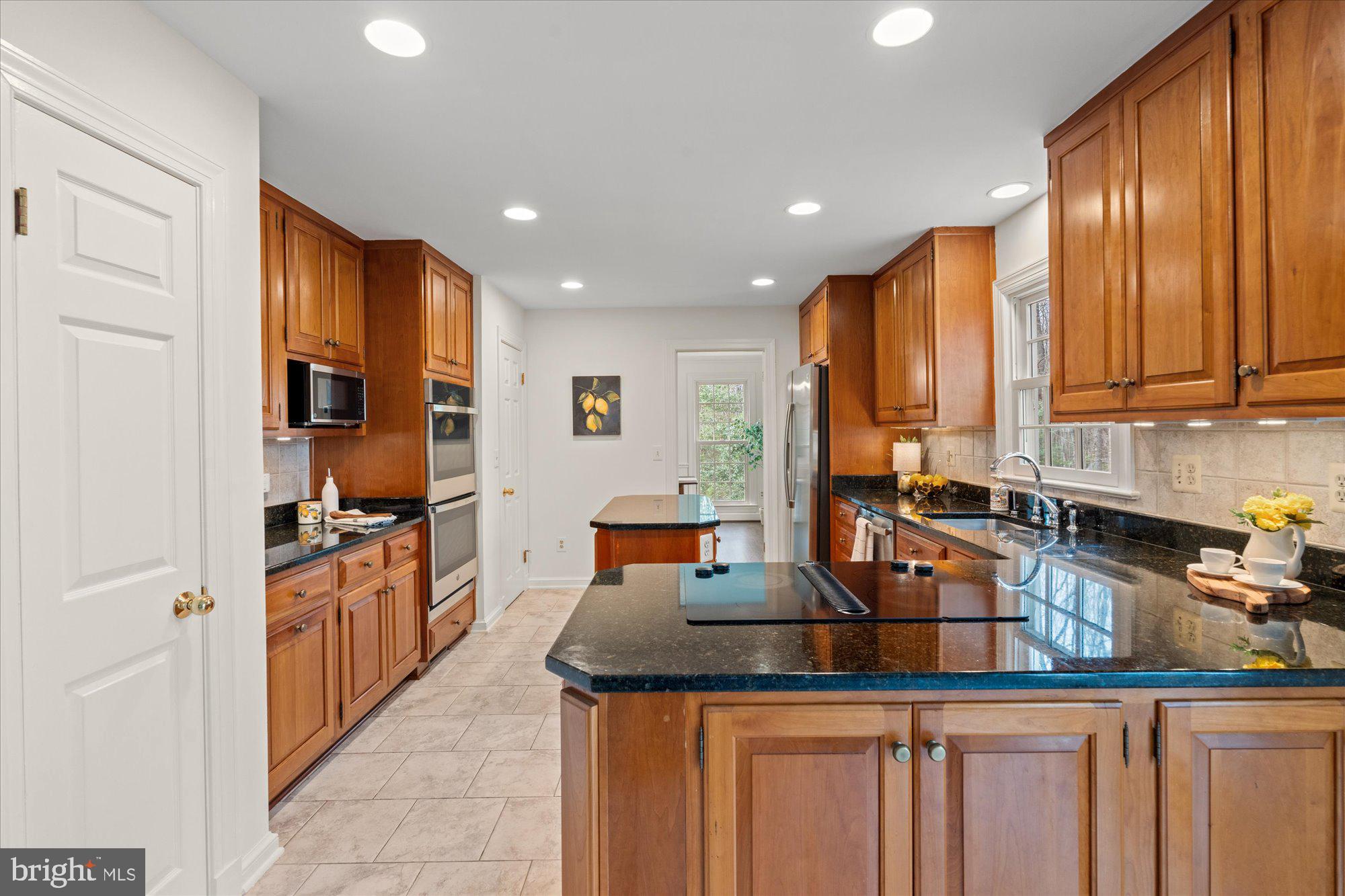 COLVIN RUN ESTATES - Residential