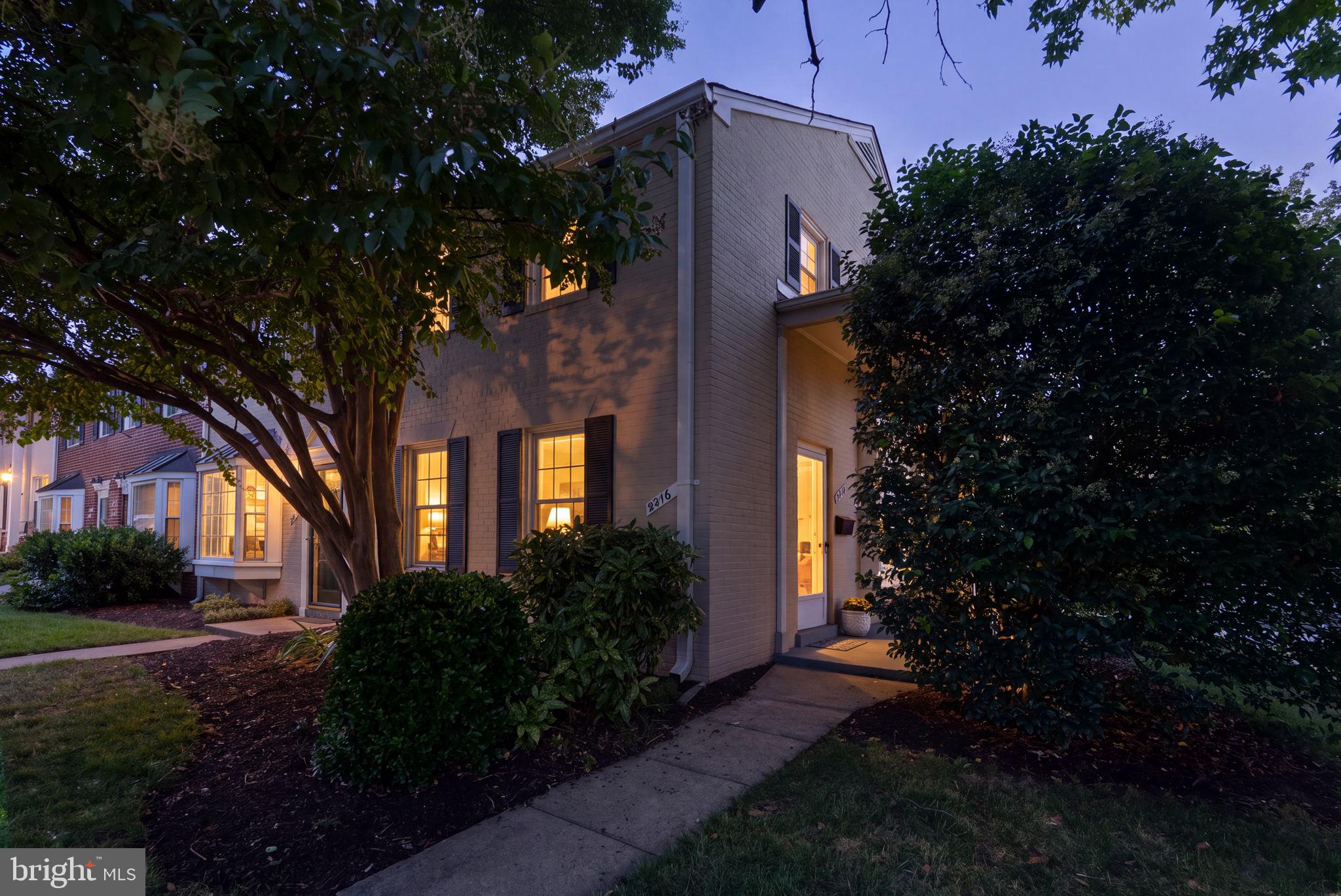 2416 N DEARING STREET