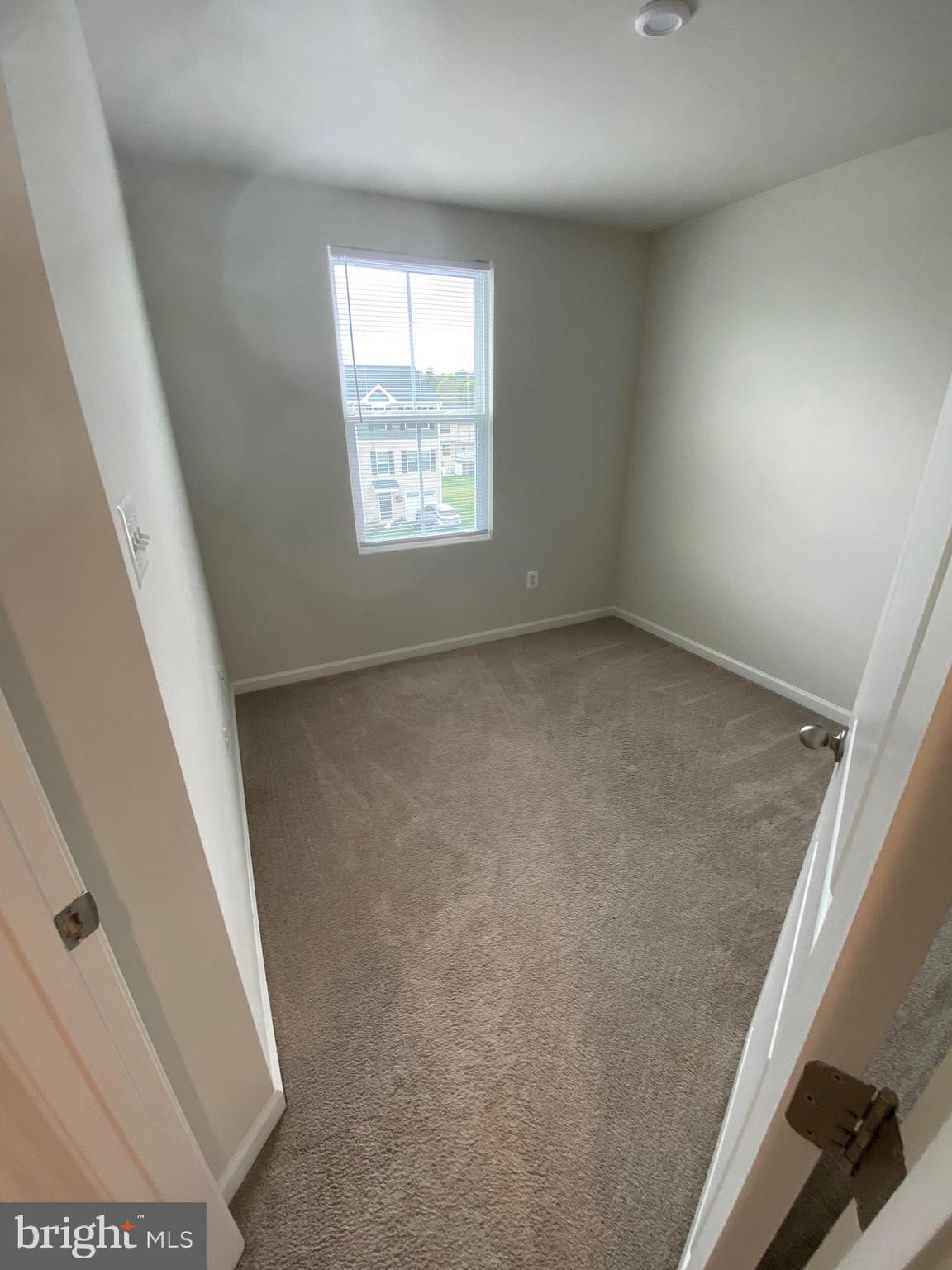 THE LAKES AT MARTINSBURG - Residential Lease