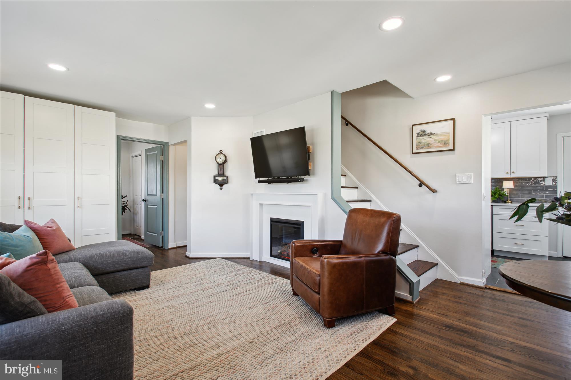 BUCKNELL MANOR - Residential