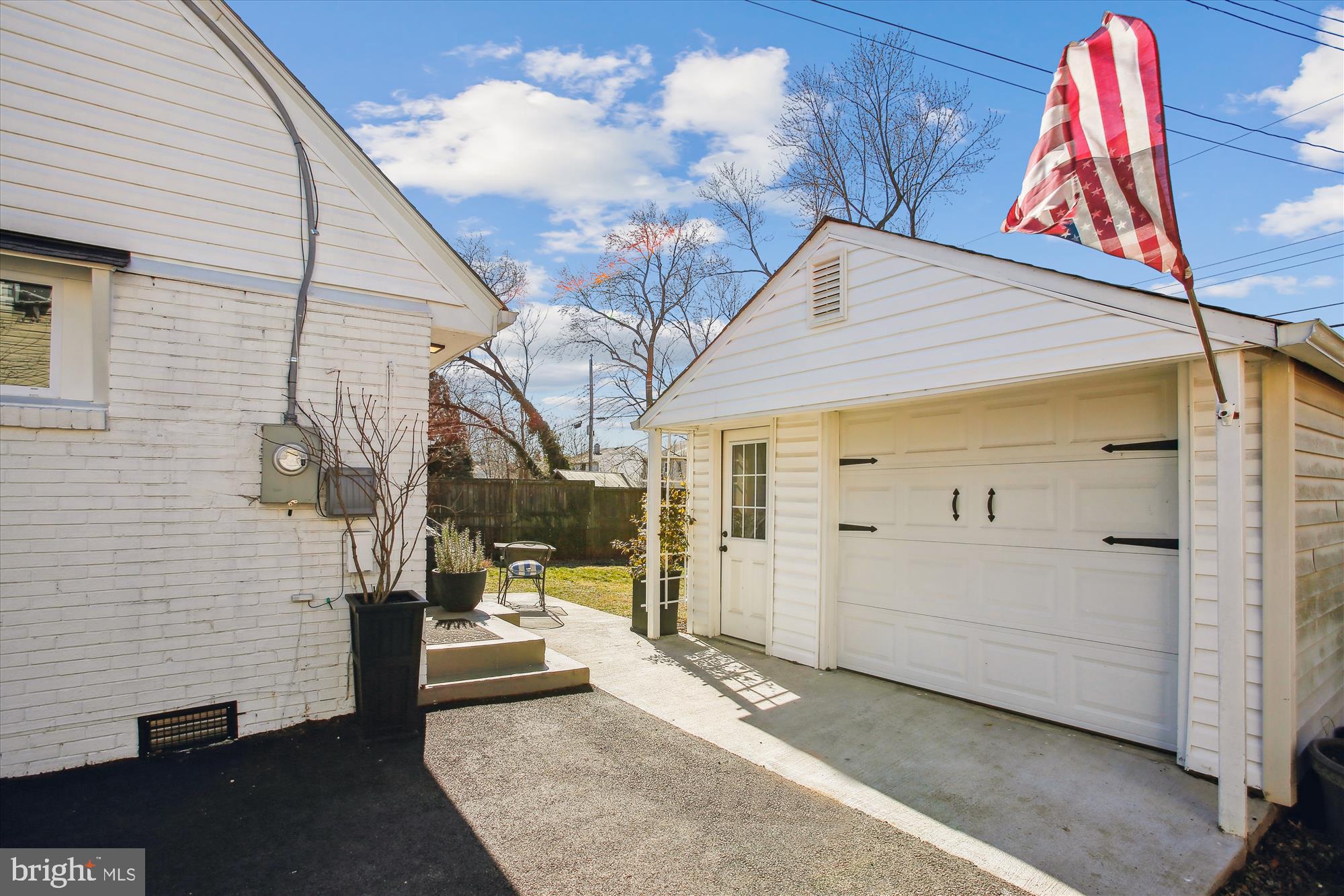 BUCKNELL MANOR - Residential
