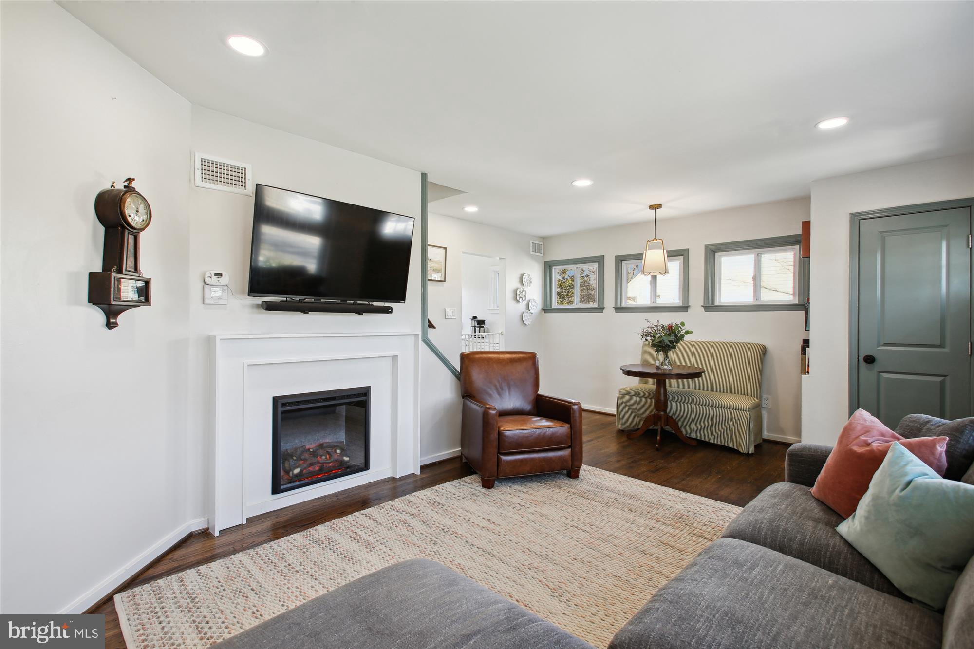 BUCKNELL MANOR - Residential