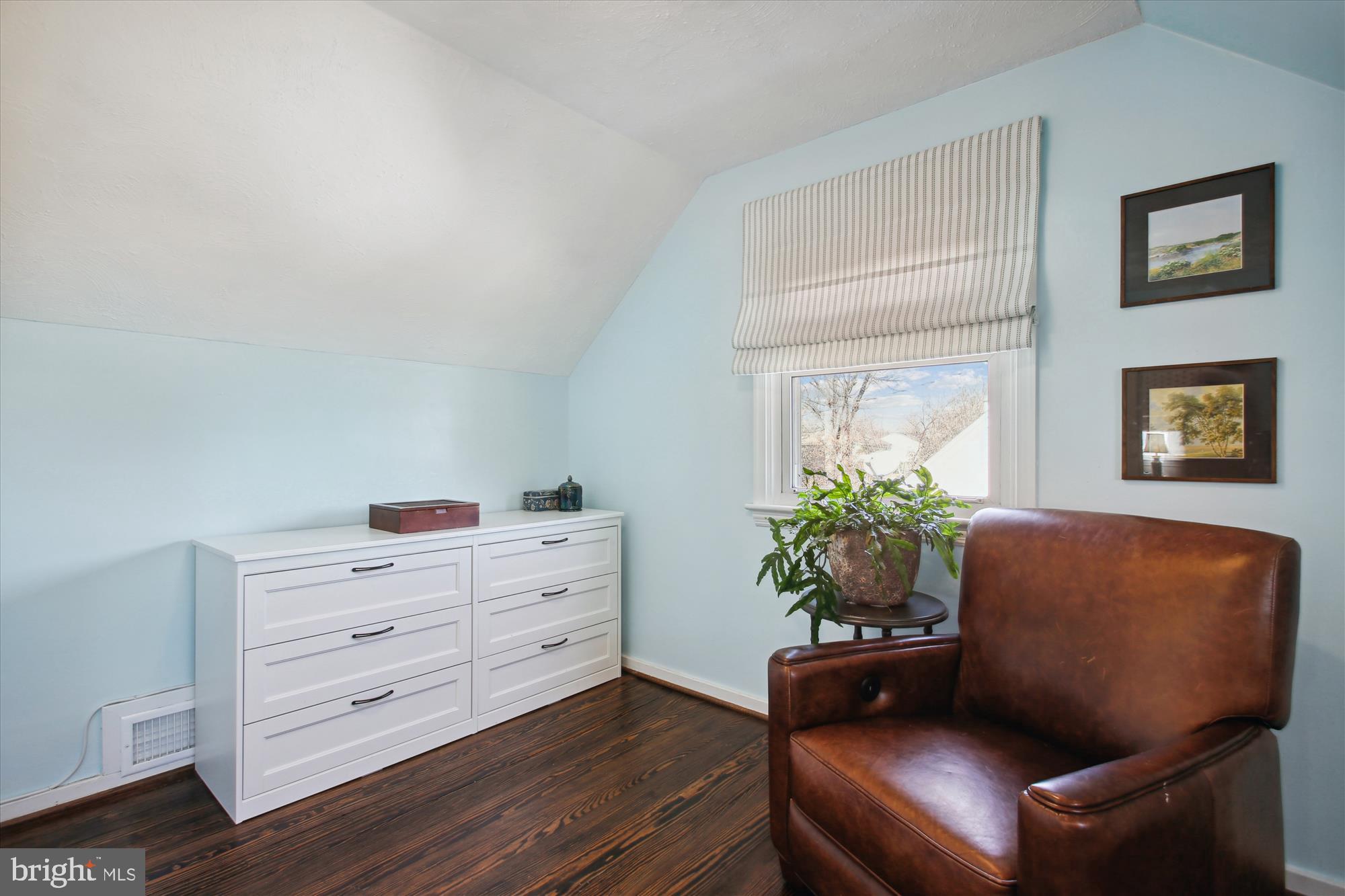 BUCKNELL MANOR - Residential