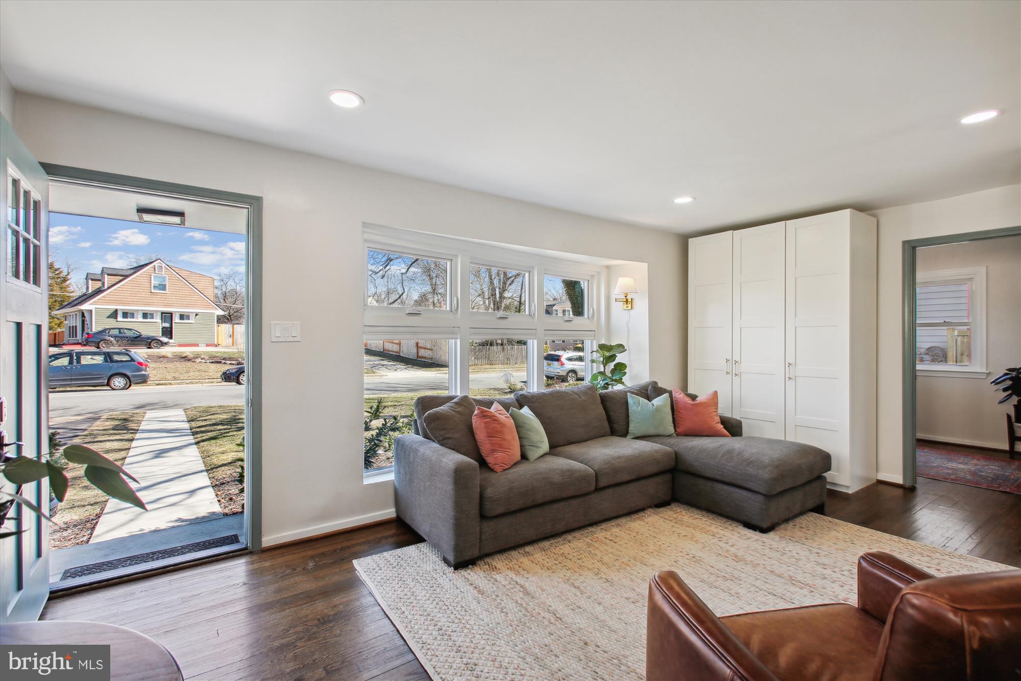 BUCKNELL MANOR - Residential