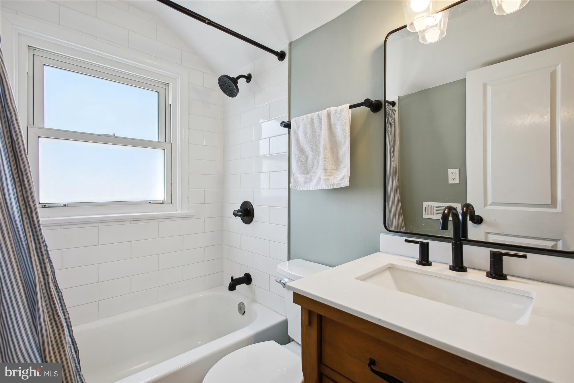 BUCKNELL MANOR - Residential