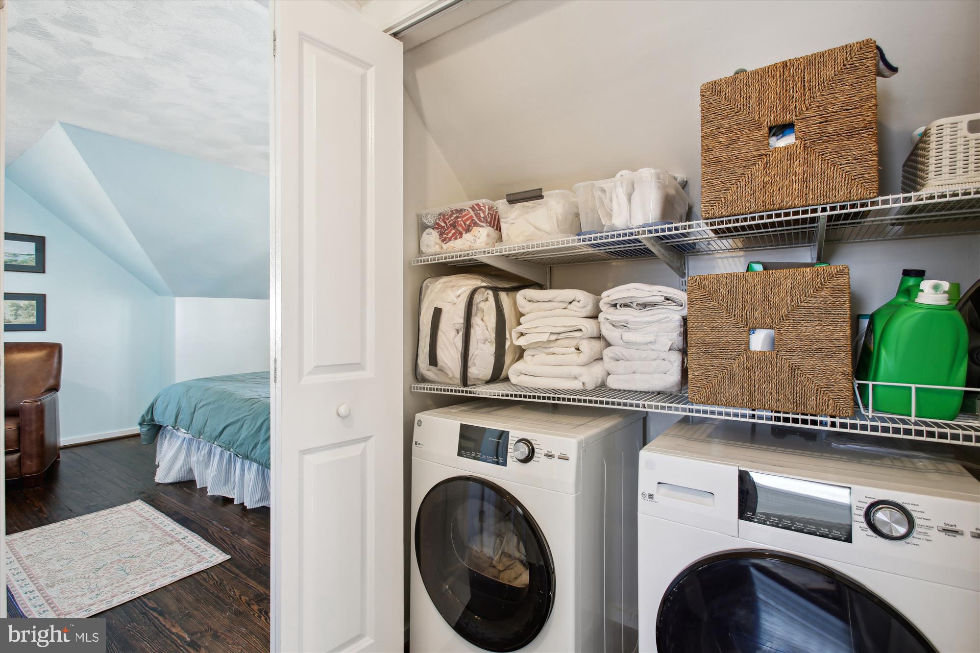 BUCKNELL MANOR - Residential