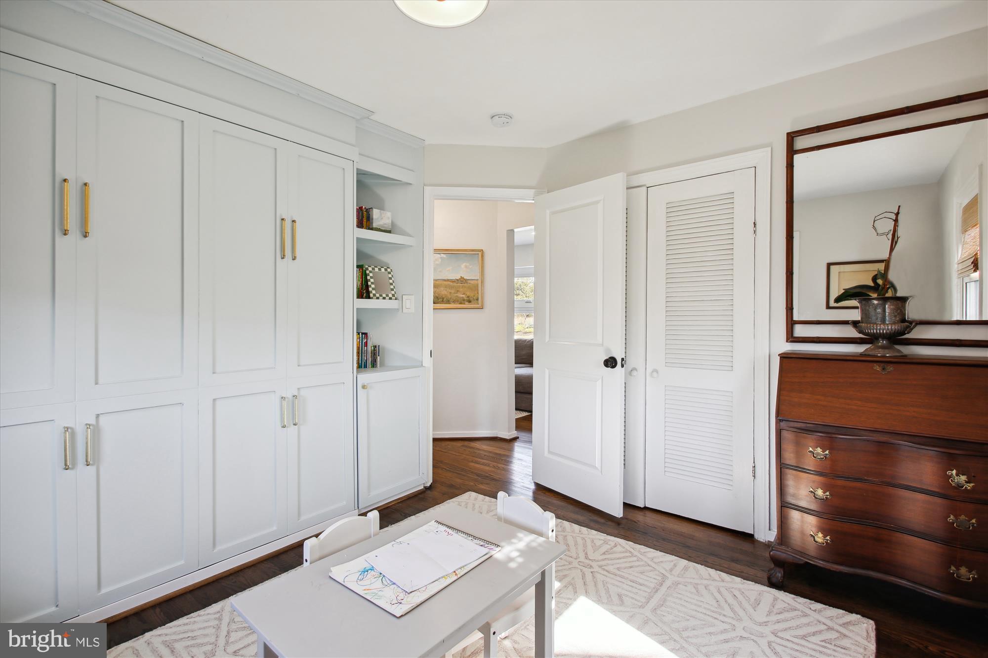 BUCKNELL MANOR - Residential