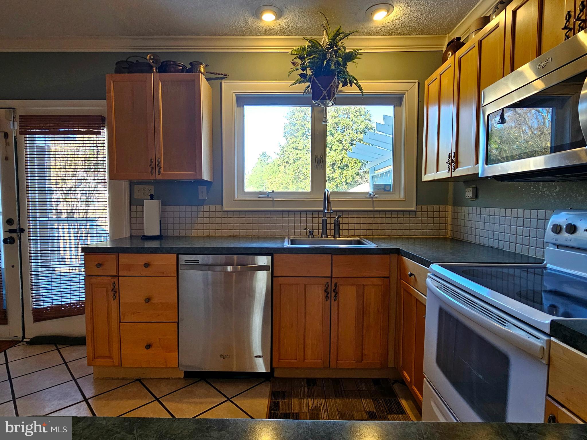 1006 N DIVISION STREET