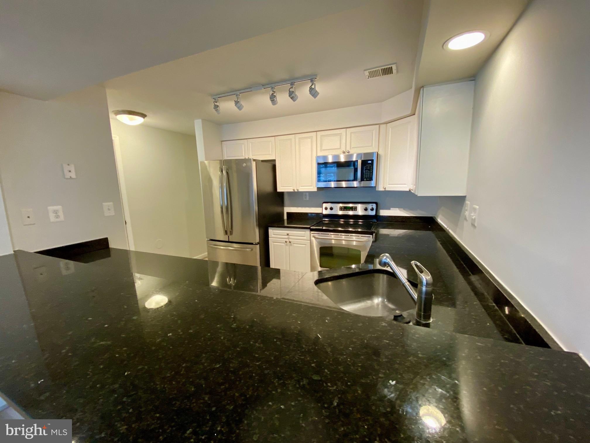 LAKE HERON CONDOMINIUMS - Residential Lease