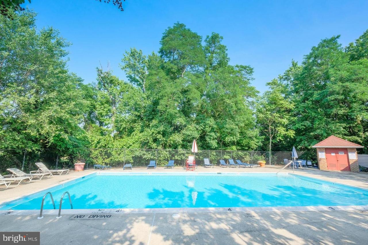 LAKE HERON CONDOMINIUMS - Residential Lease