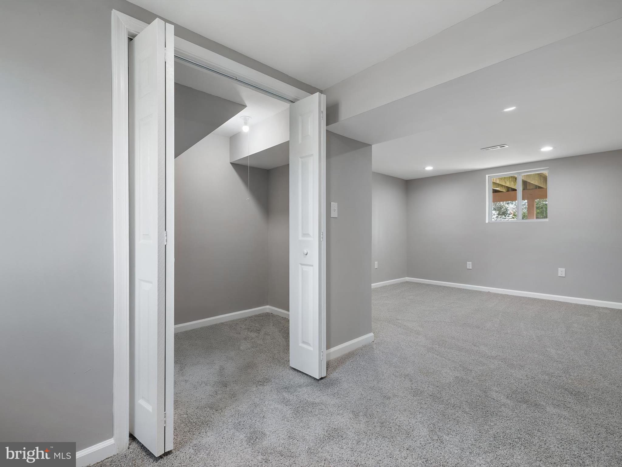 MUNSON HEIGHTS - Residential