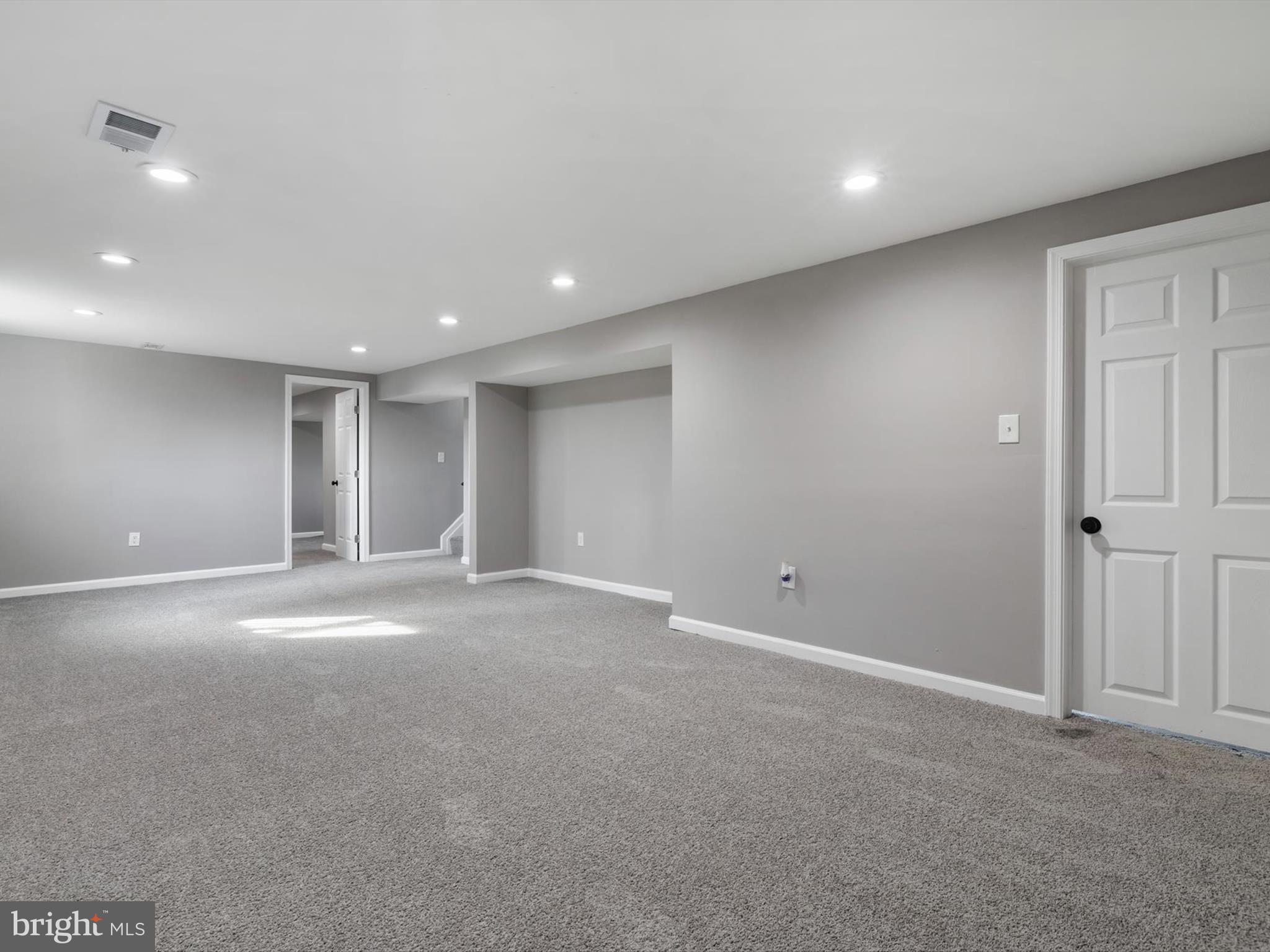 MUNSON HEIGHTS - Residential