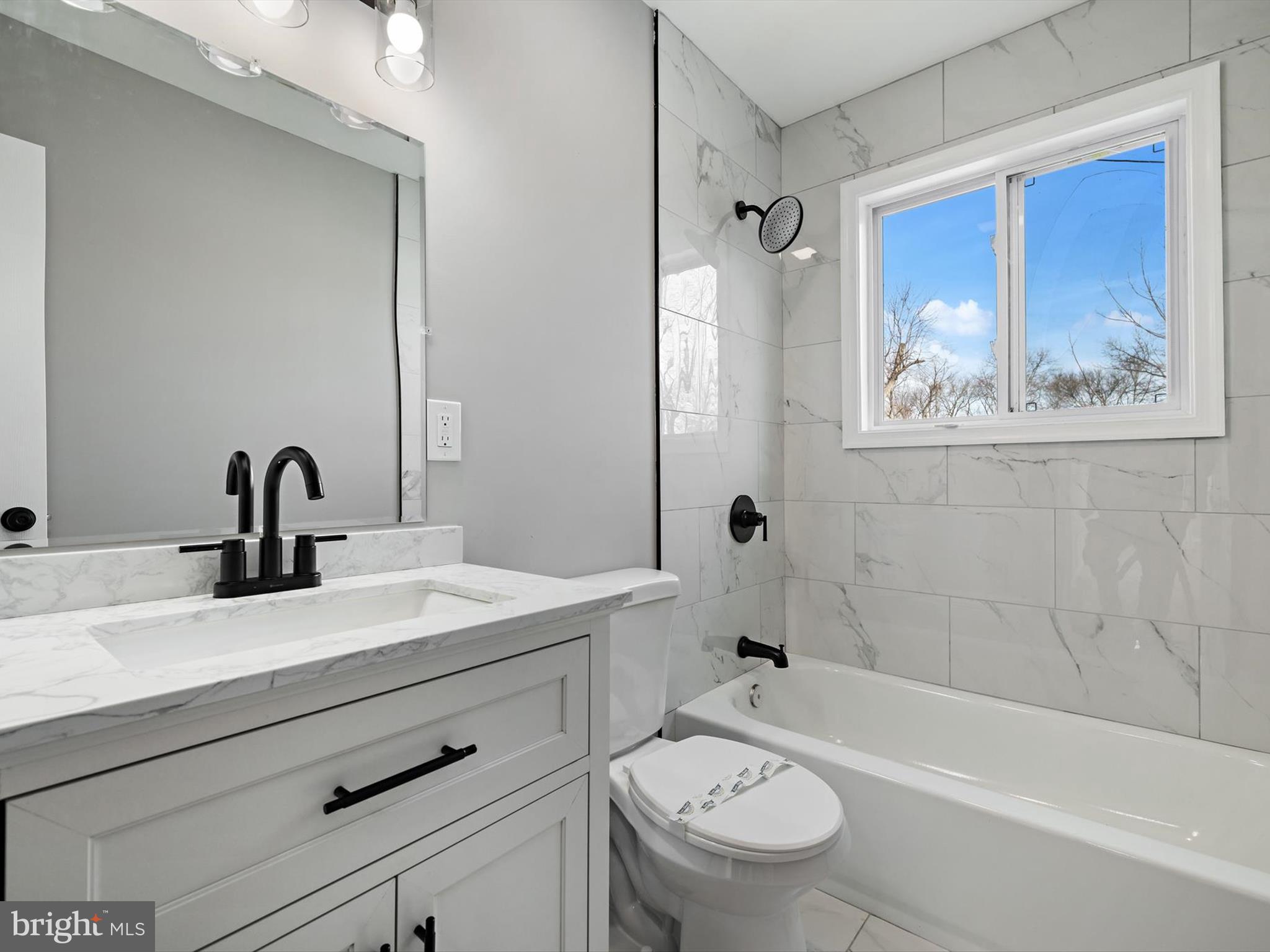 MUNSON HEIGHTS - Residential