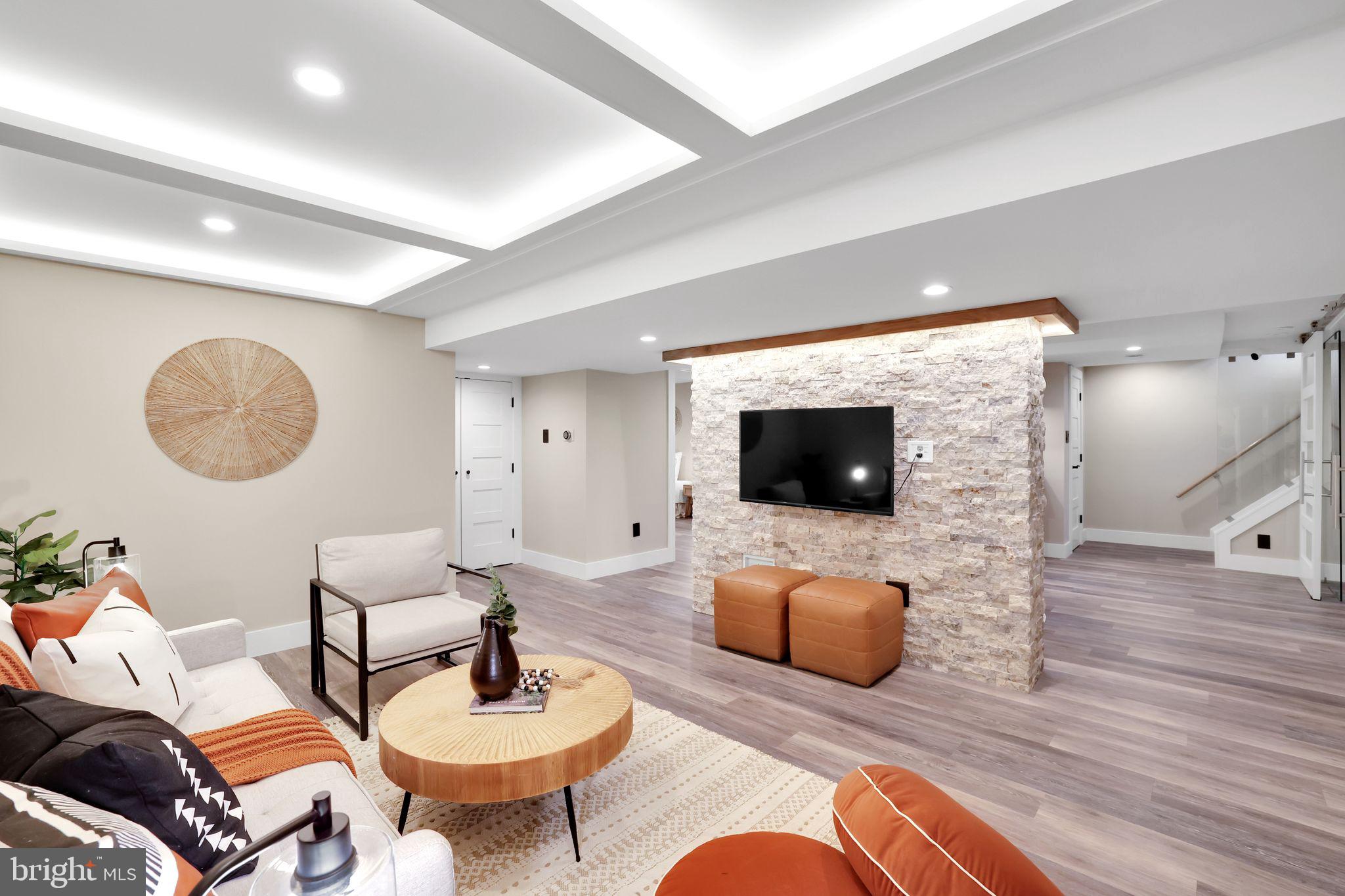 KNOLLWOOD - Residential