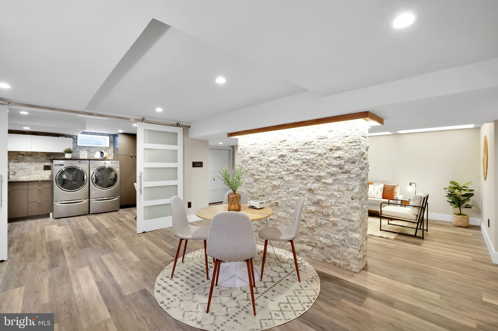 KNOLLWOOD - Residential