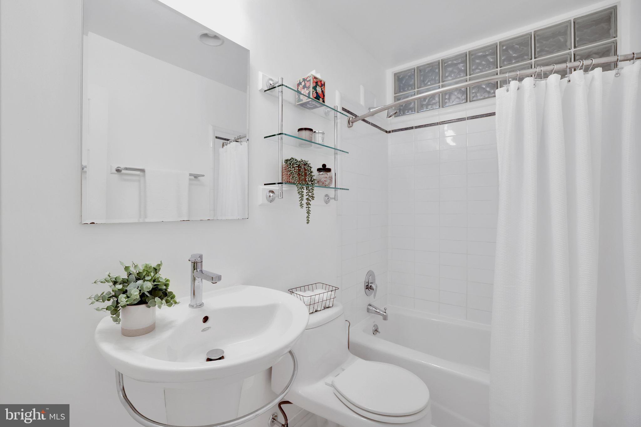 KNOLLWOOD - Residential