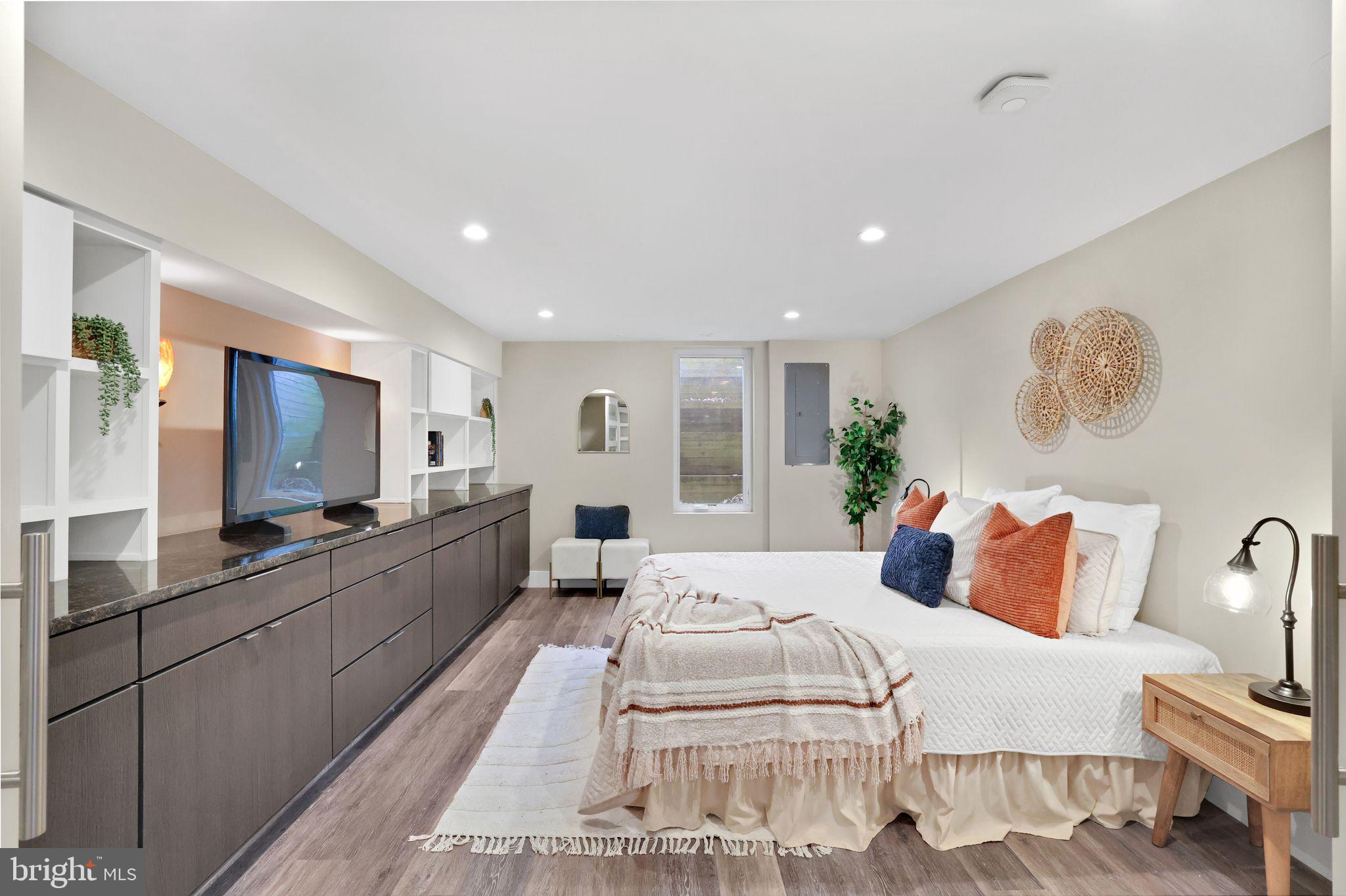 KNOLLWOOD - Residential