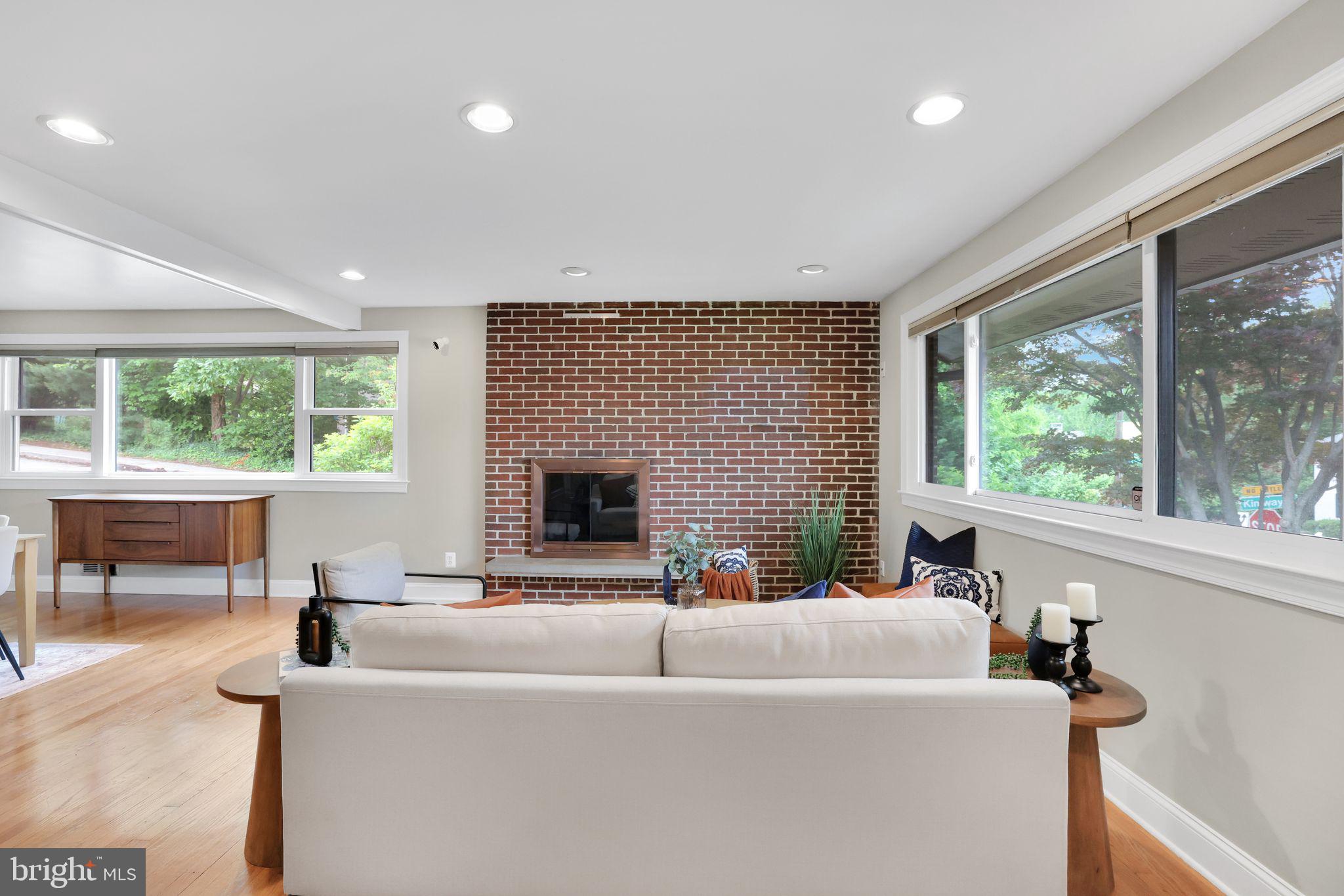 KNOLLWOOD - Residential