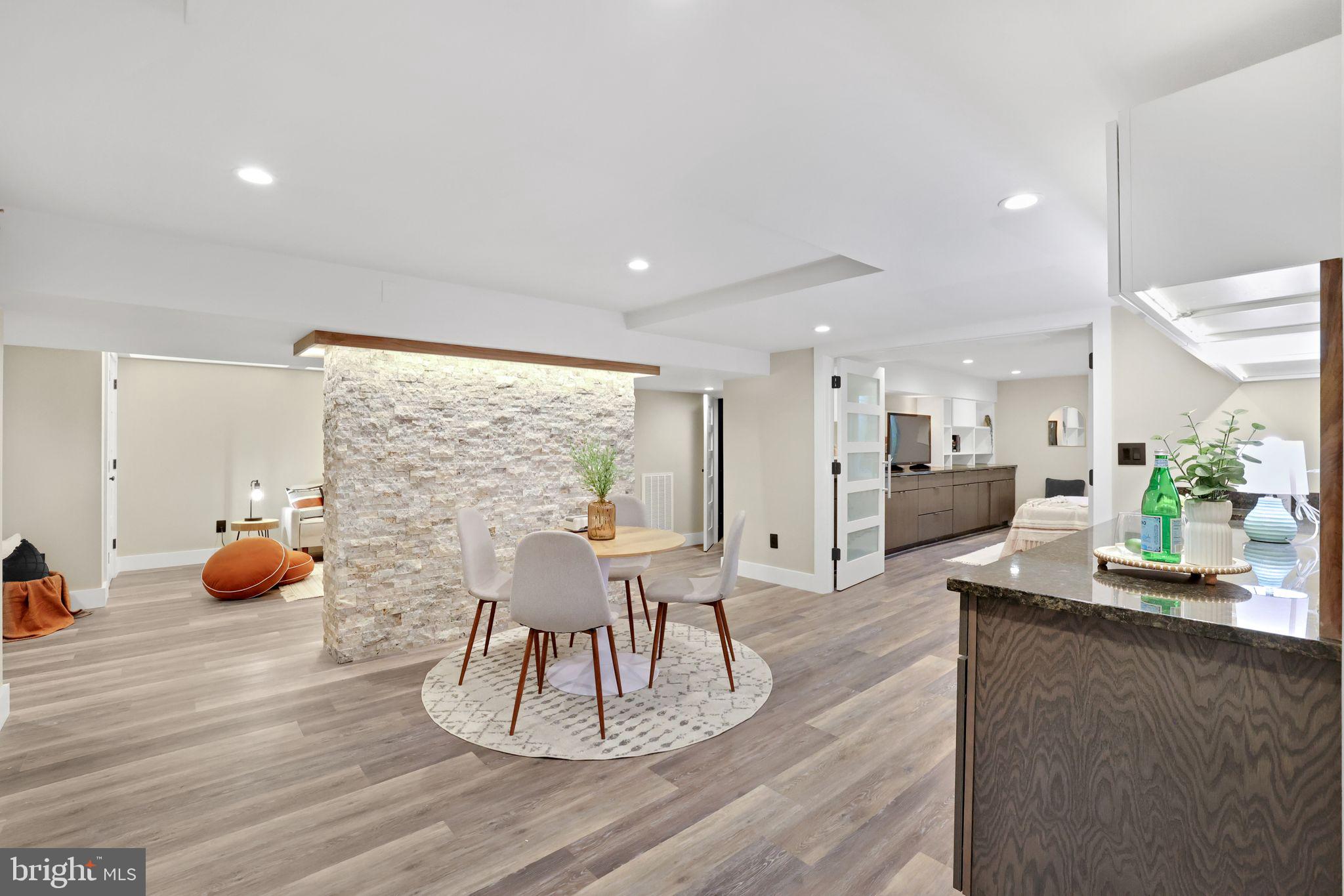 KNOLLWOOD - Residential