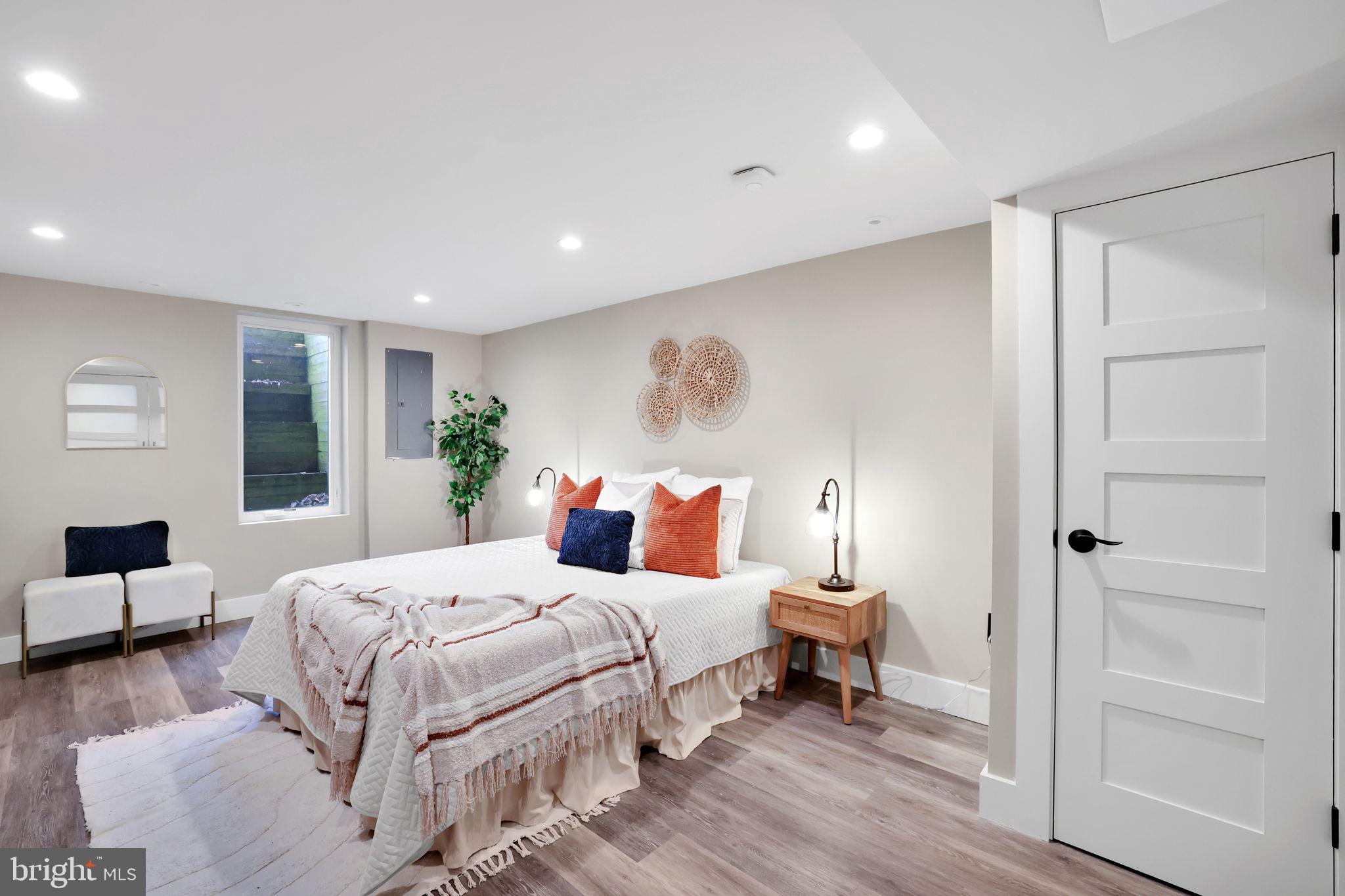 KNOLLWOOD - Residential