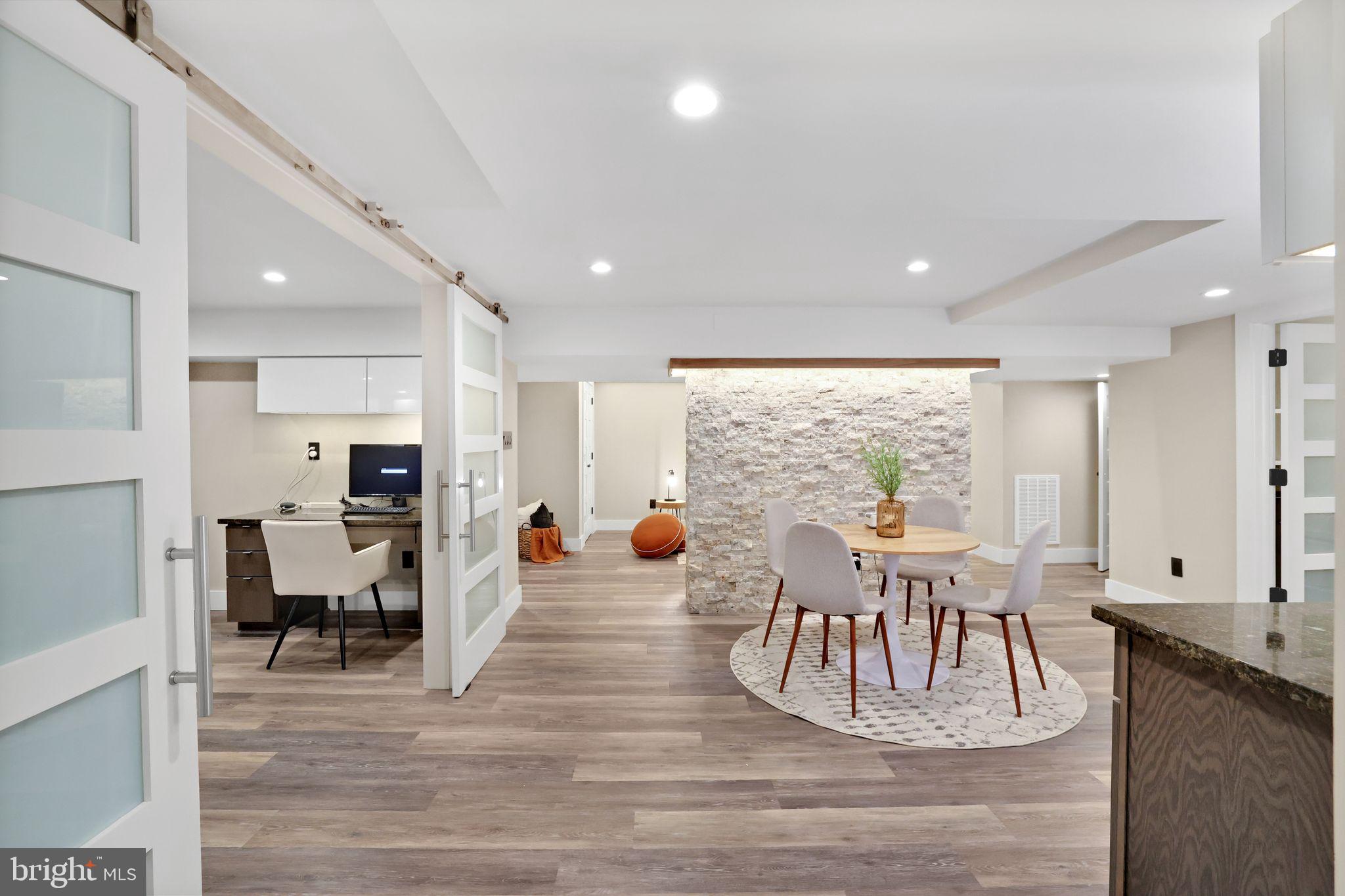 KNOLLWOOD - Residential