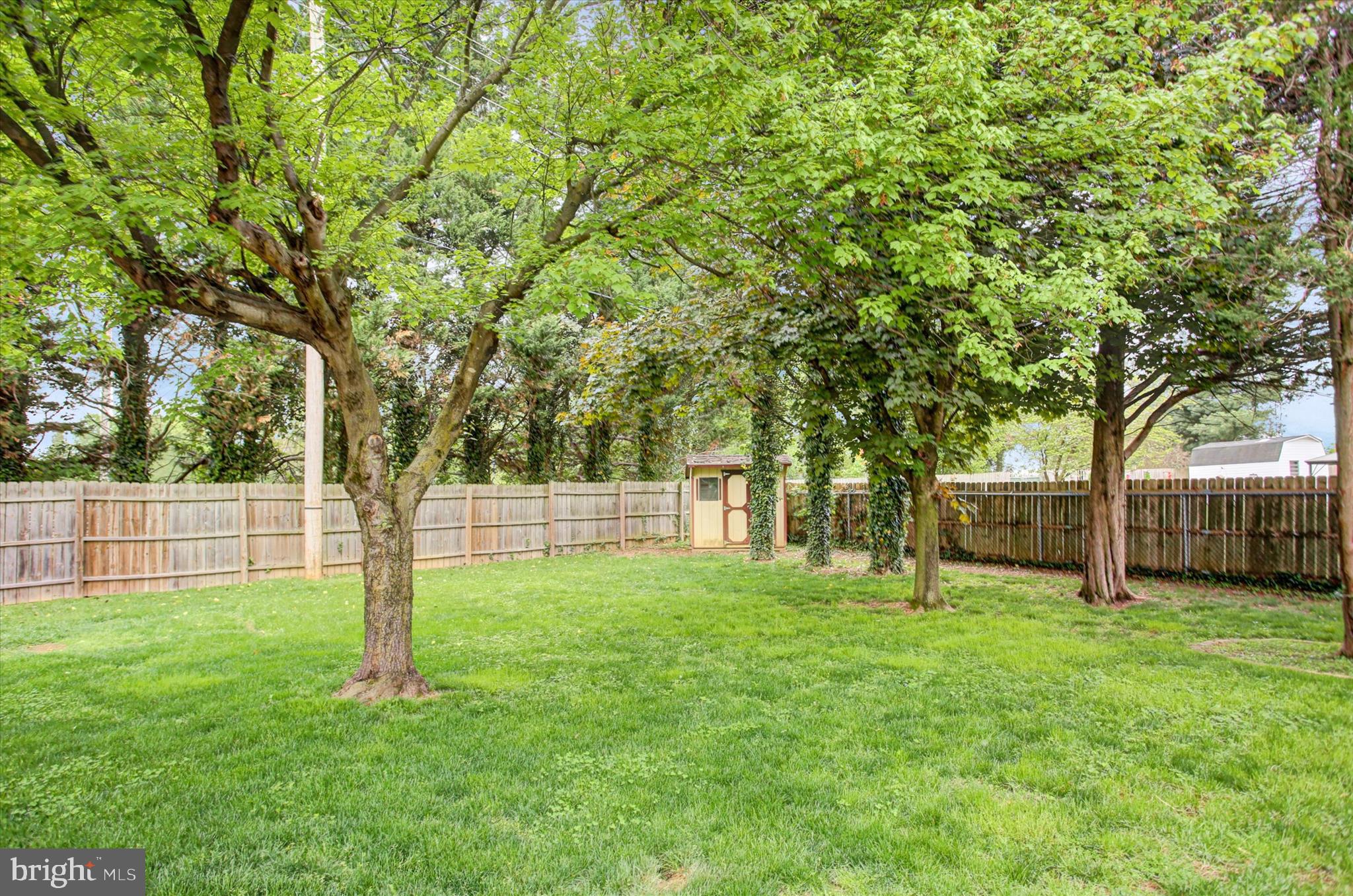 GLADE MANOR - Residential