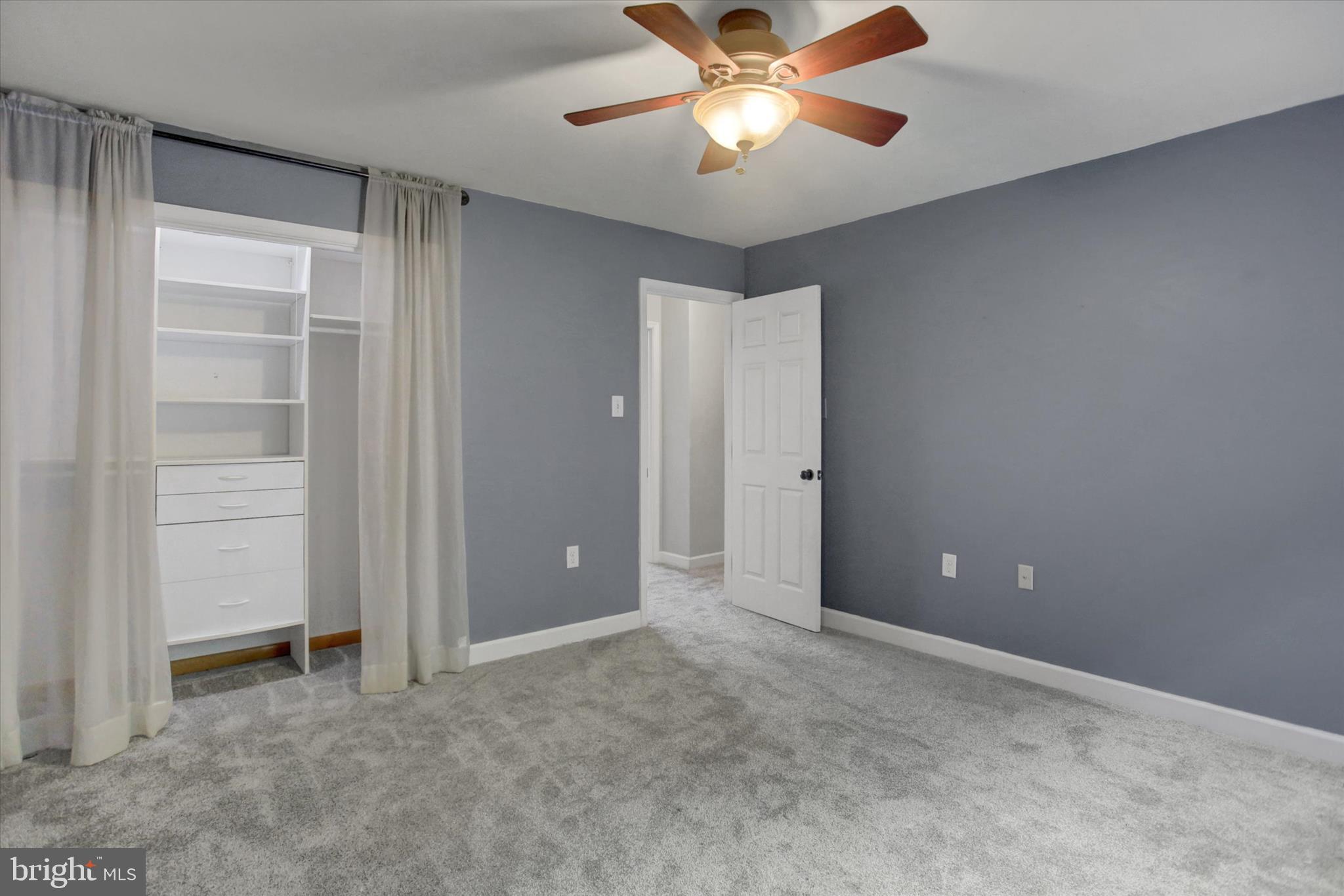 GLADE MANOR - Residential