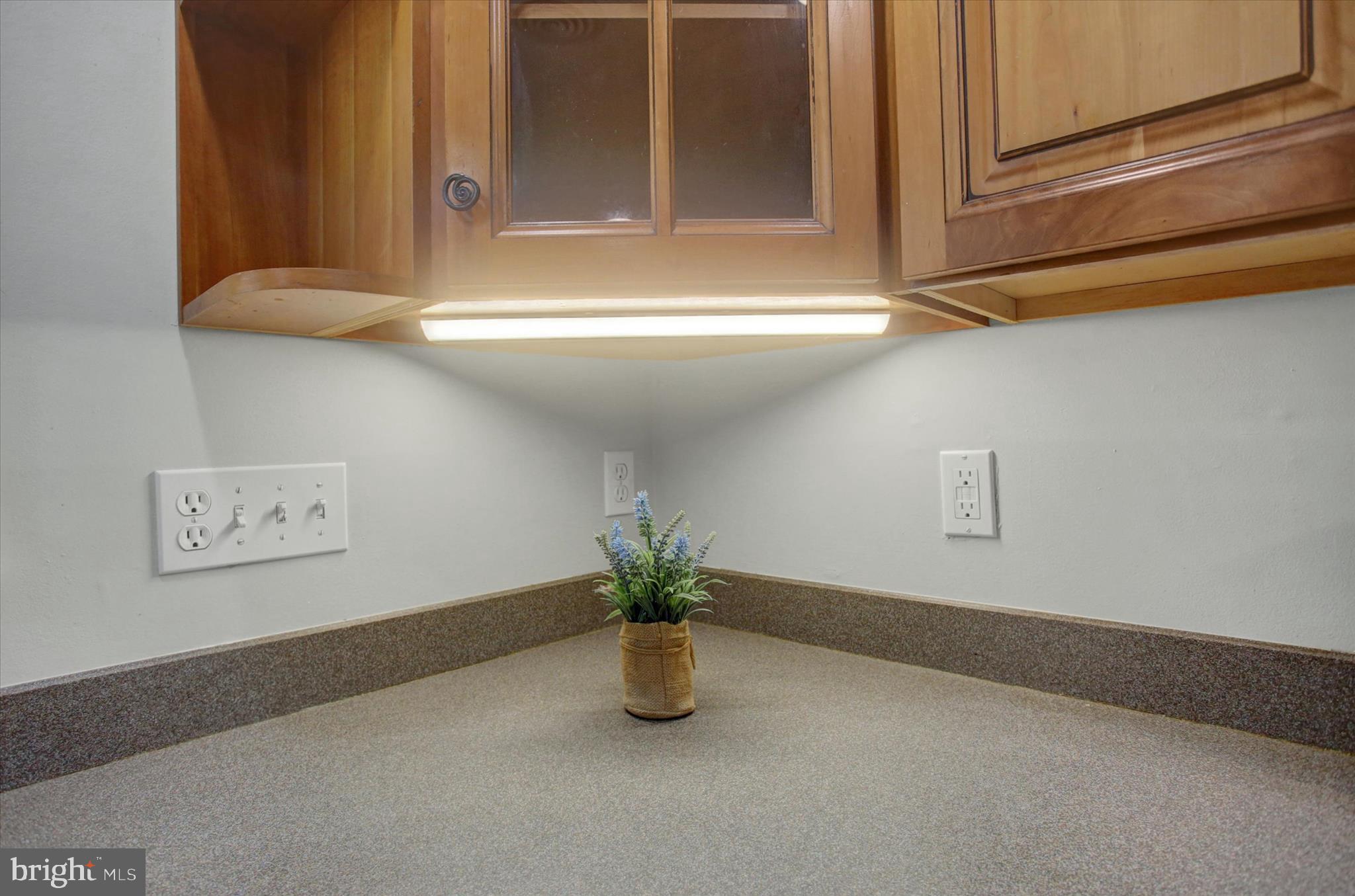 GLADE MANOR - Residential