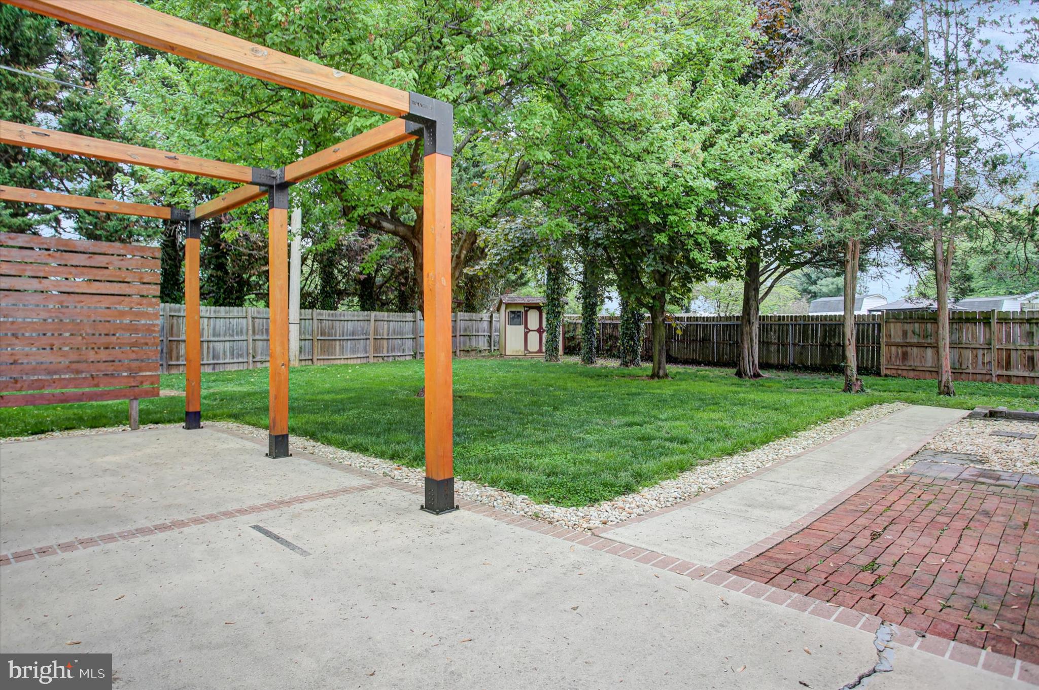 GLADE MANOR - Residential