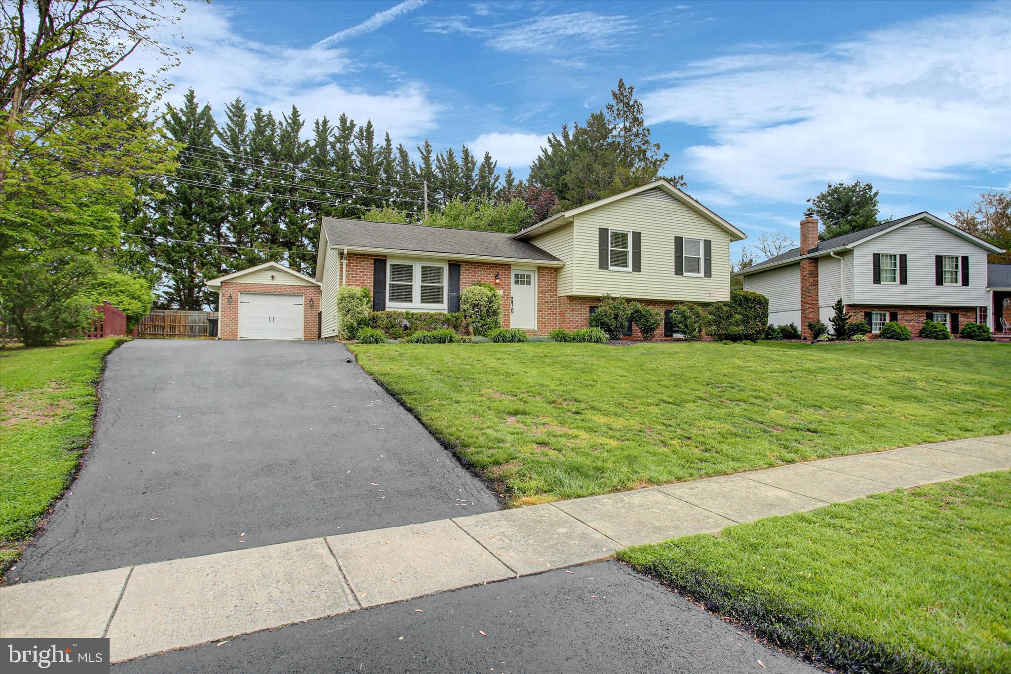 GLADE MANOR - Residential