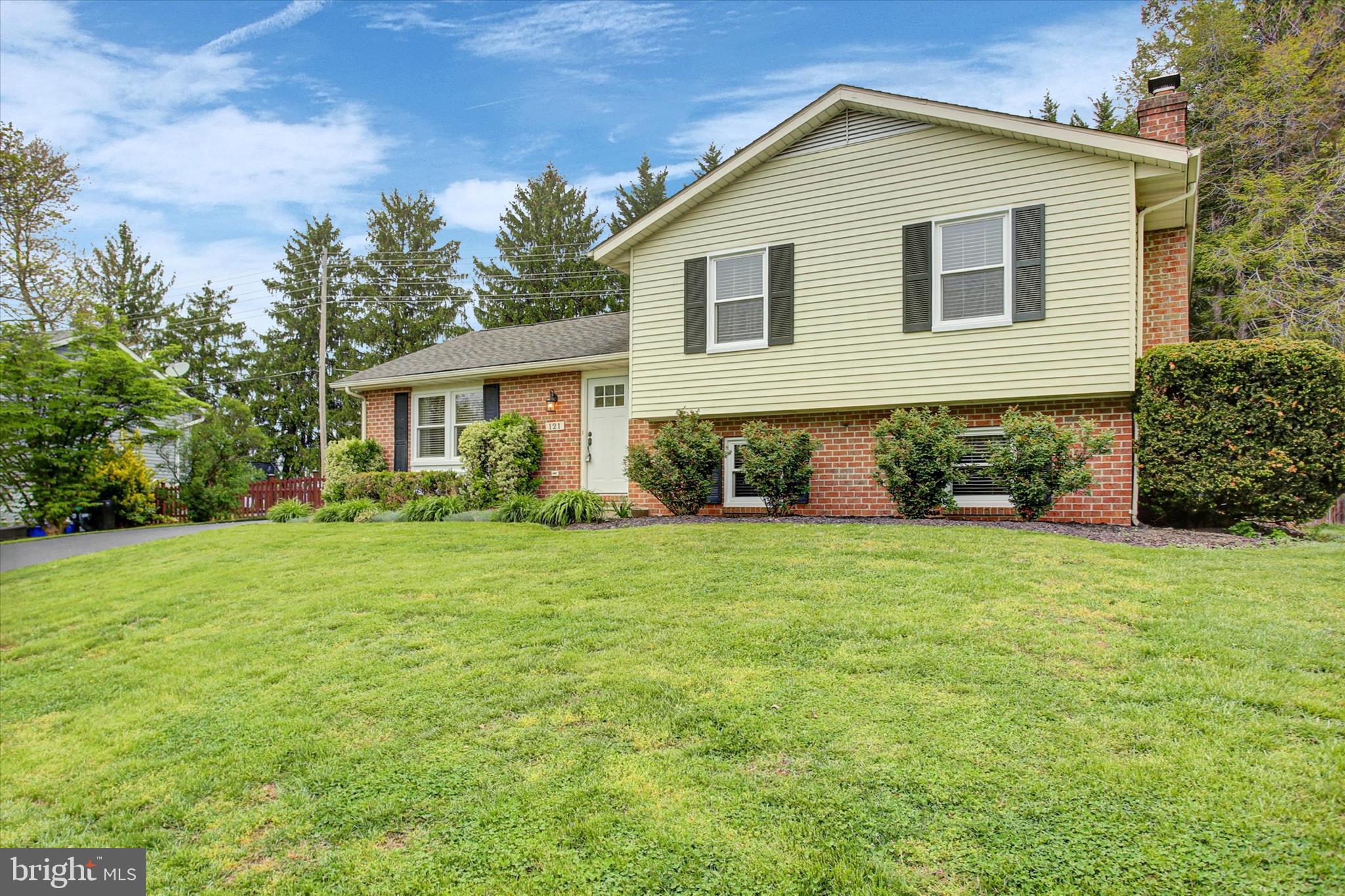 GLADE MANOR - Residential