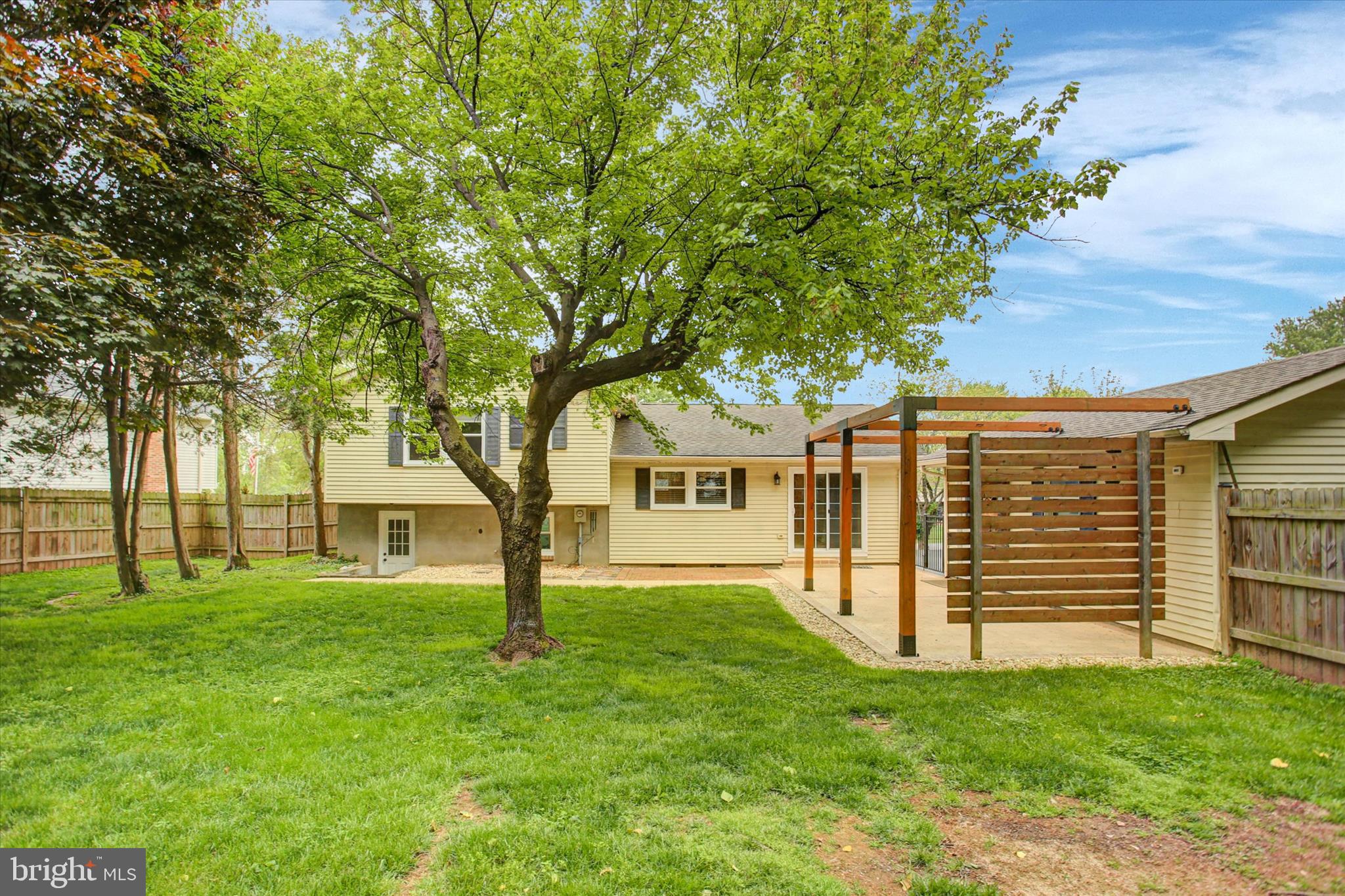 GLADE MANOR - Residential