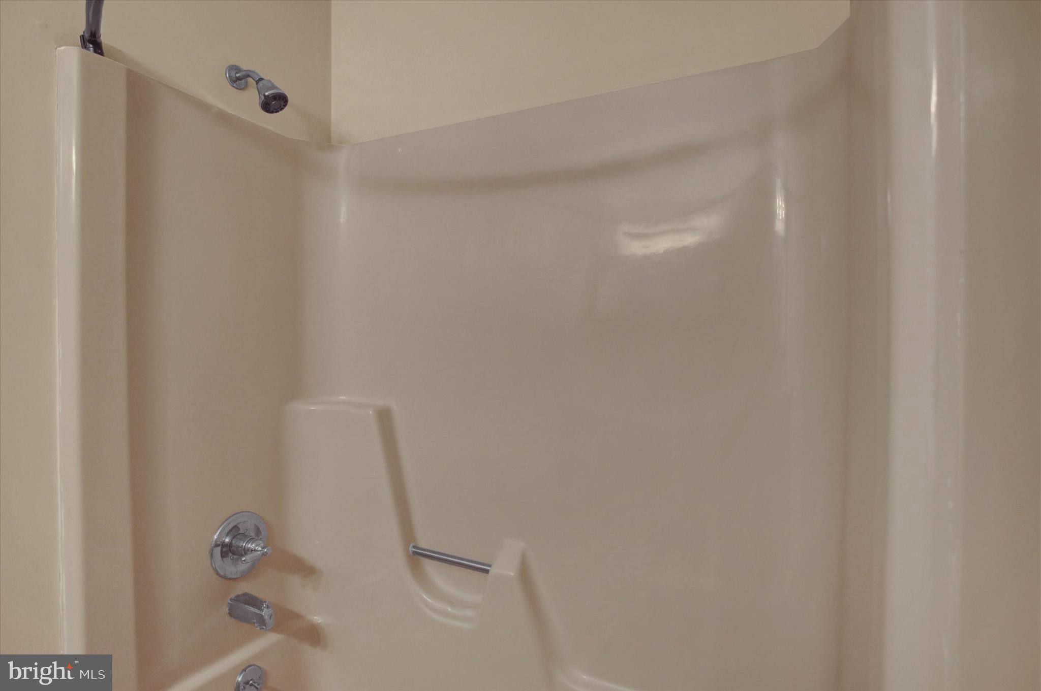 GLADE MANOR - Residential