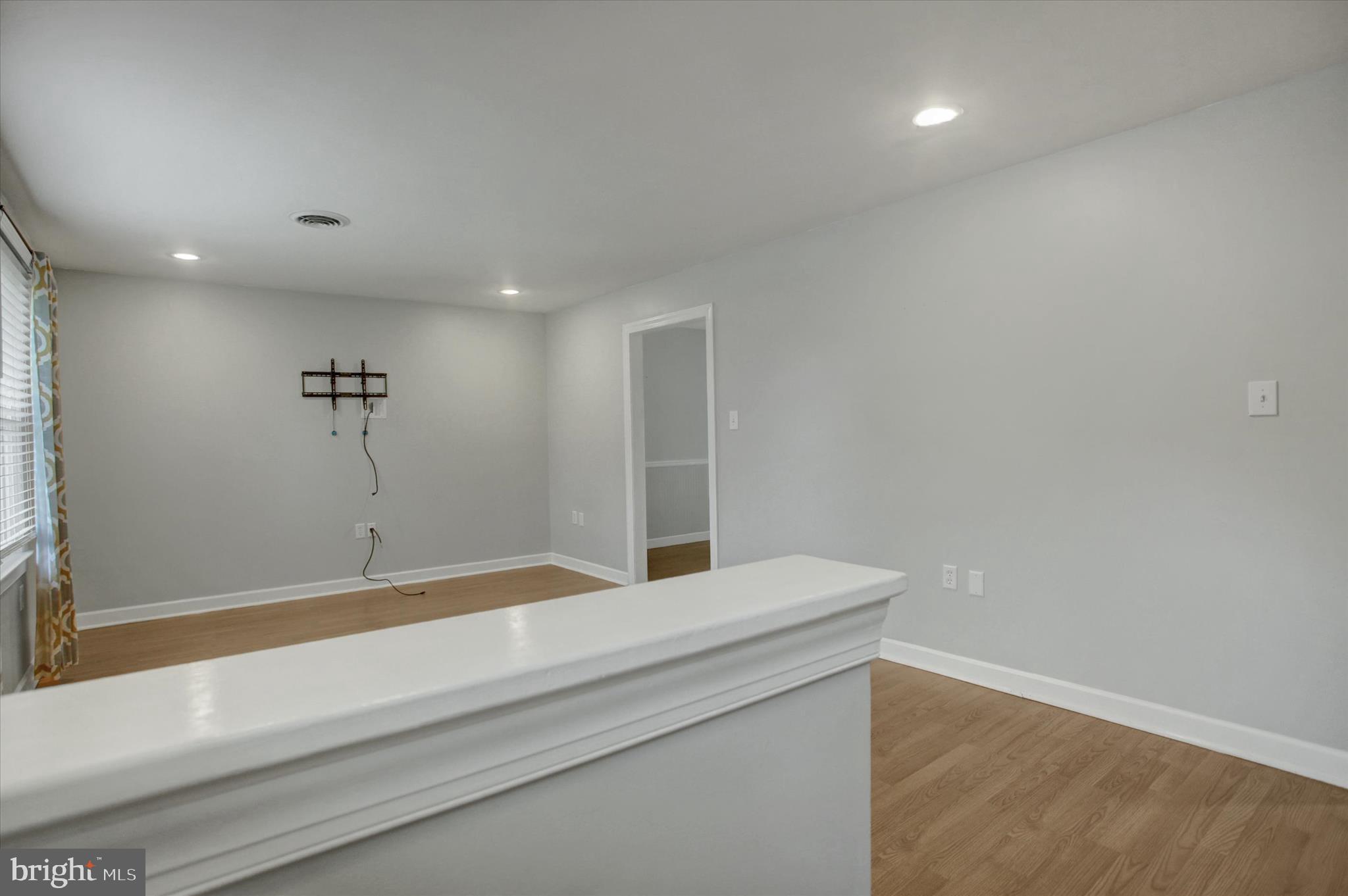 GLADE MANOR - Residential