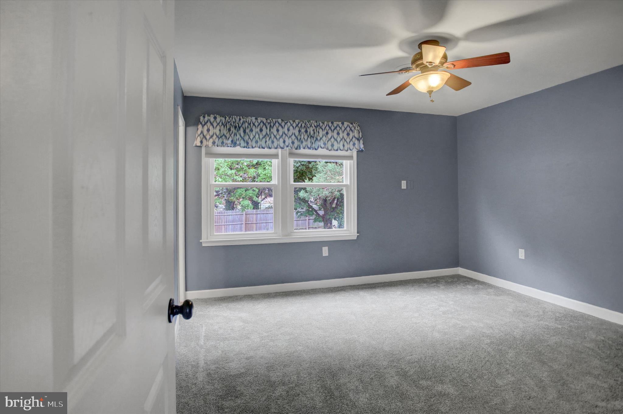 GLADE MANOR - Residential