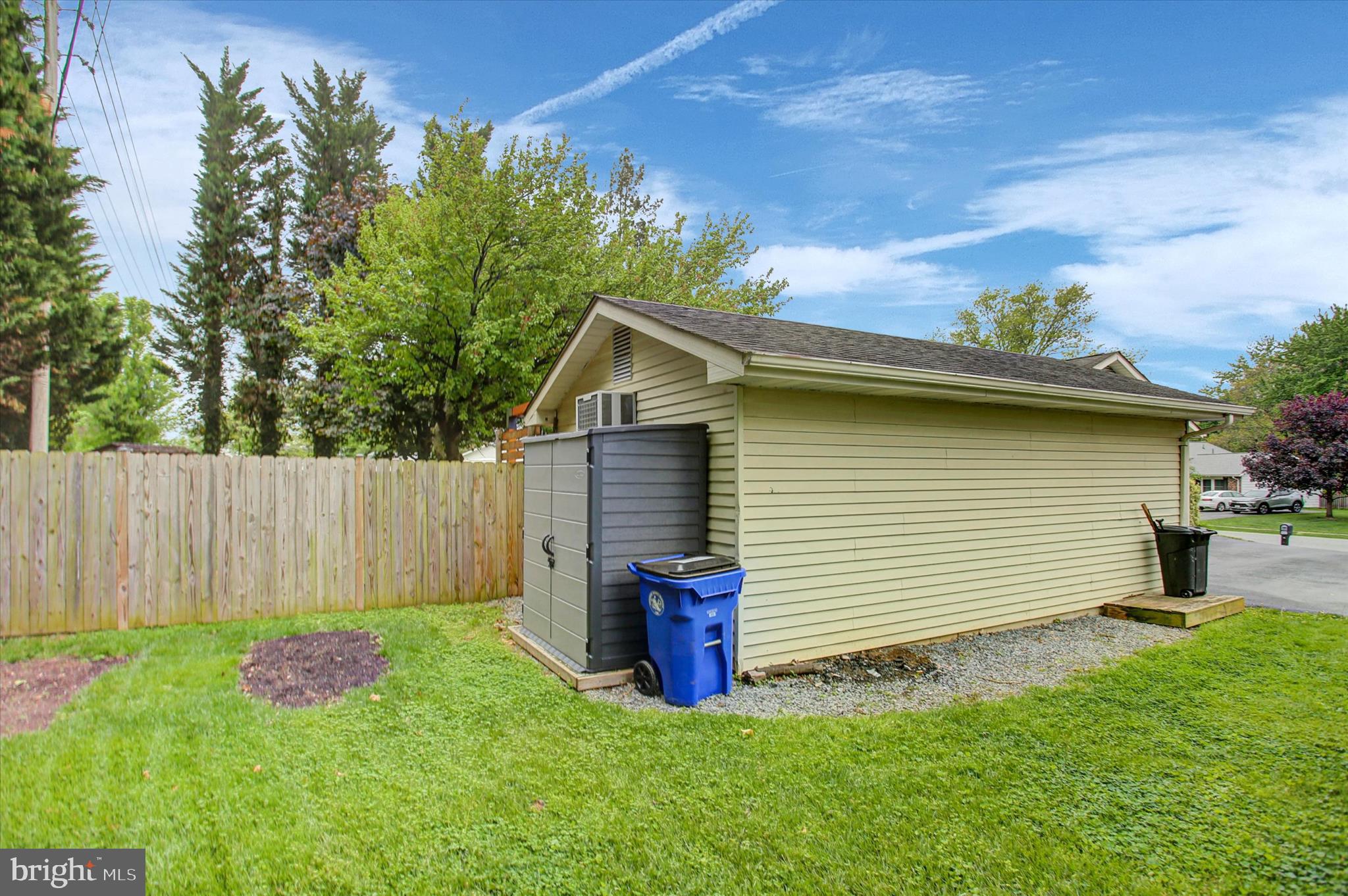 GLADE MANOR - Residential