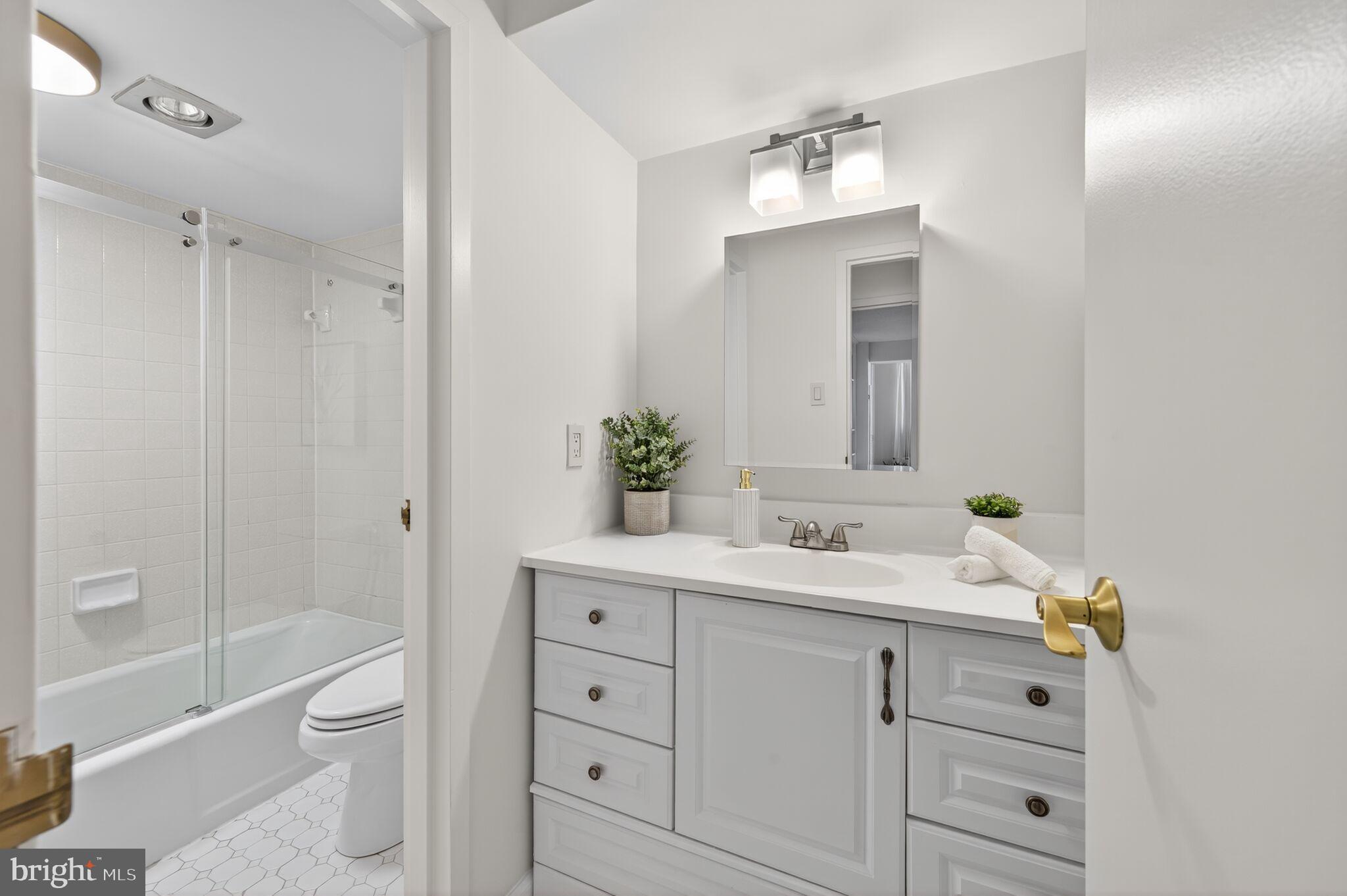 WESTLAKE PARK - Residential