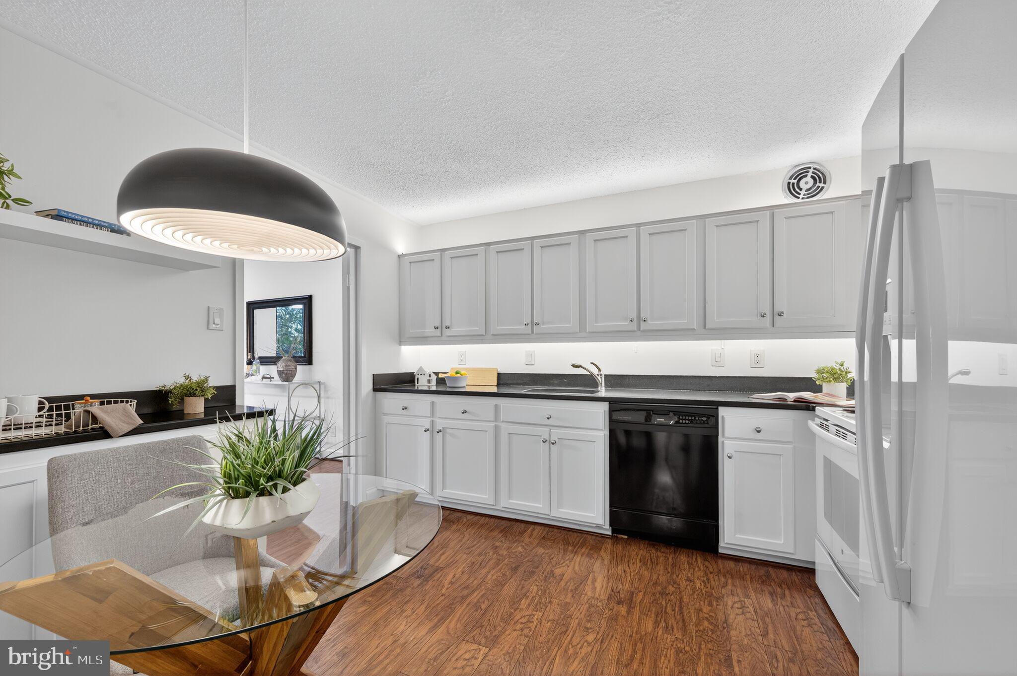 WESTLAKE PARK - Residential