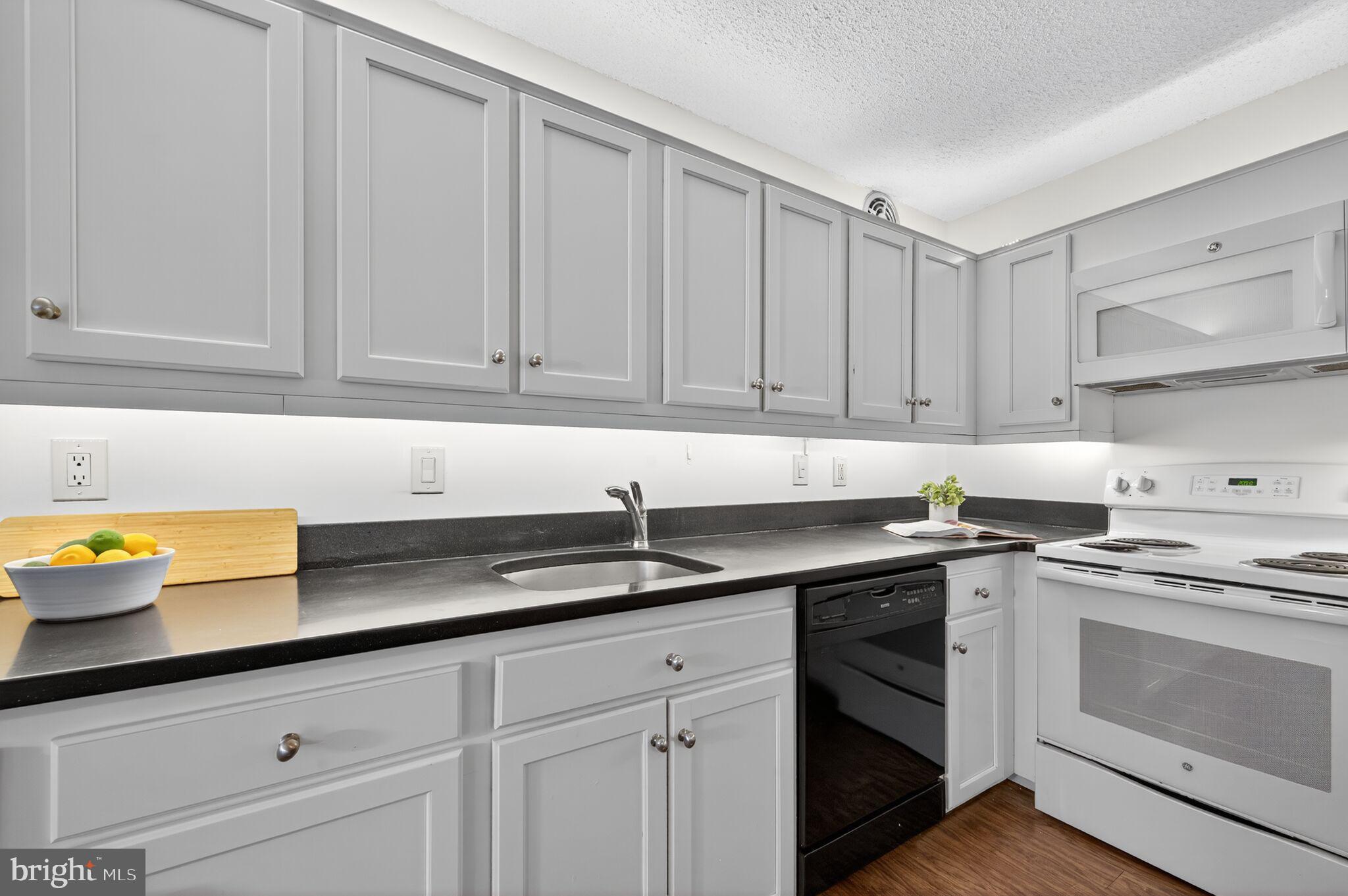 WESTLAKE PARK - Residential