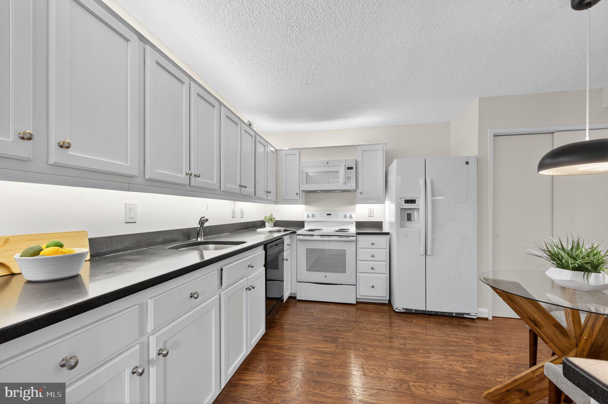 WESTLAKE PARK - Residential