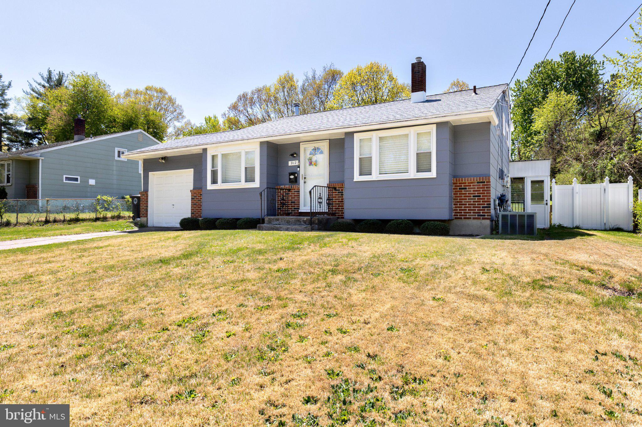 912 ASTON MARTIN DRIVE