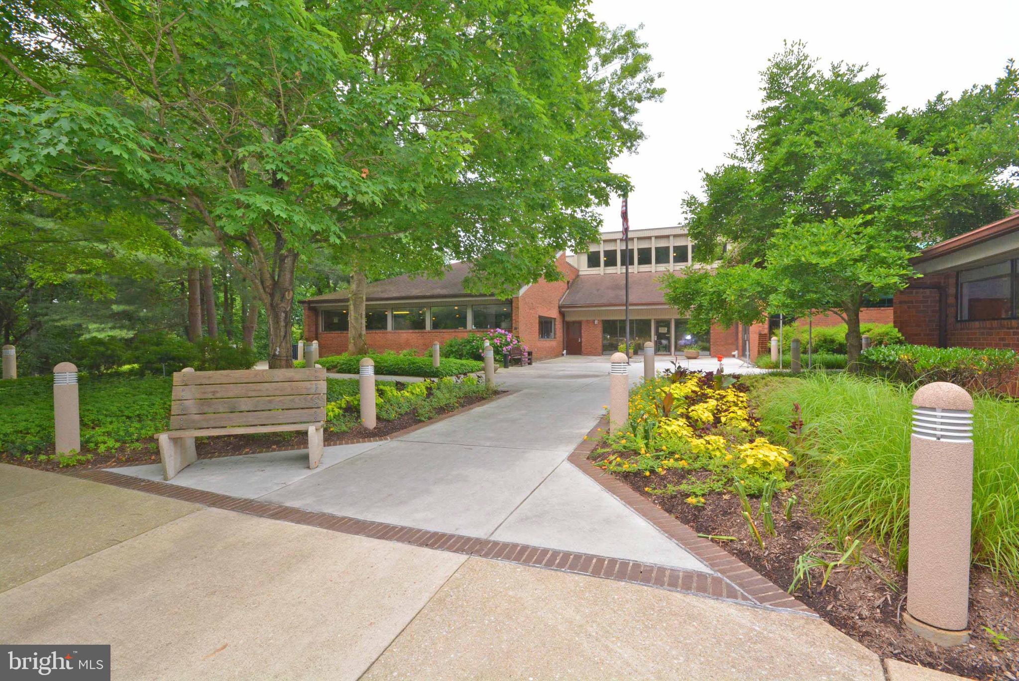 Two bedroom two bathroom villa with a garage available to rent in Heritage Harbour! Your opportunity to move into the areas premier 55+ active senior living community. There is no shortage of amenities, clubs, activities. Call today for more information and to set up a tour.