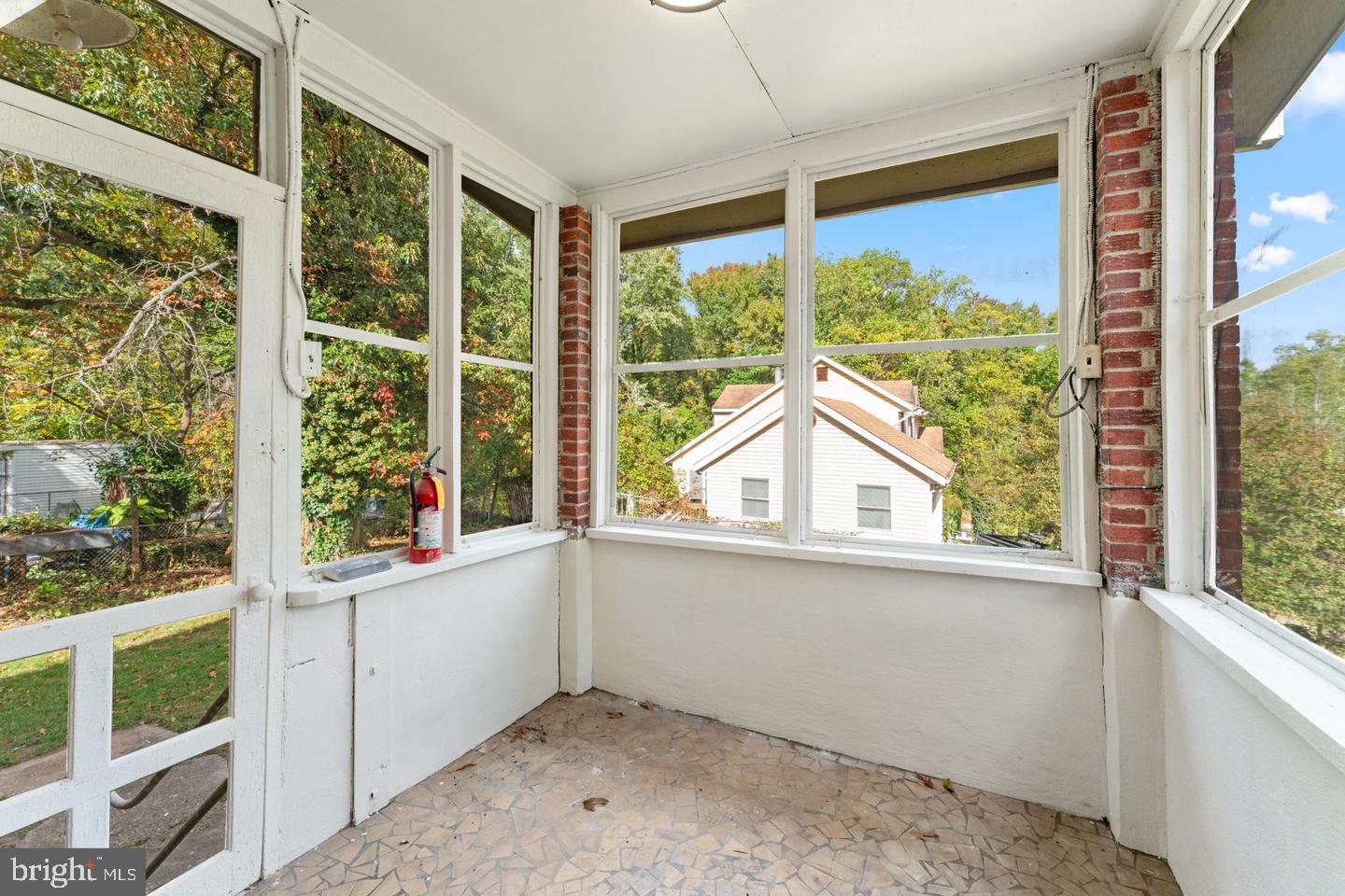 PLEASANT VALLEY - Residential Lease