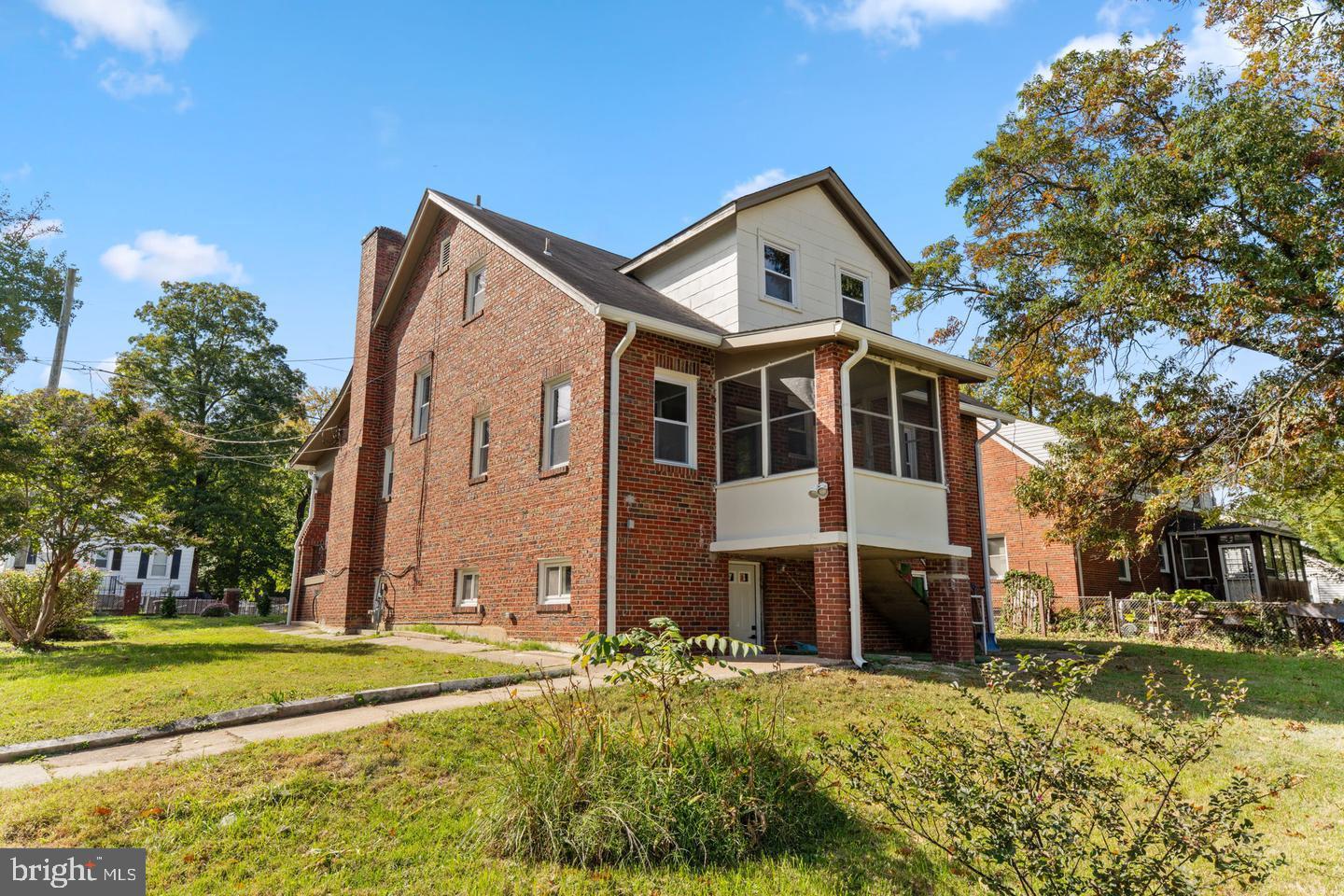 PLEASANT VALLEY - Residential Lease