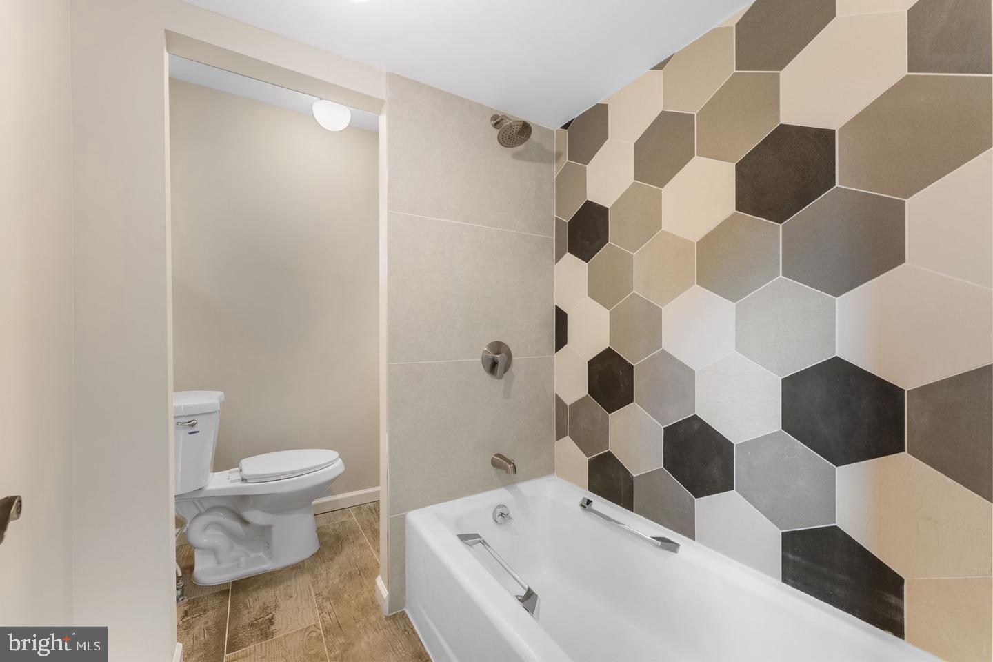 PLEASANT VALLEY - Residential Lease