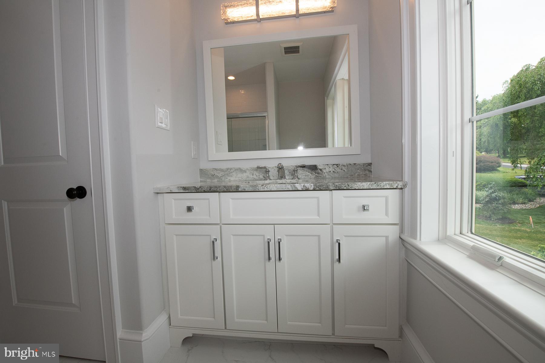 GLADWYNE - Residential