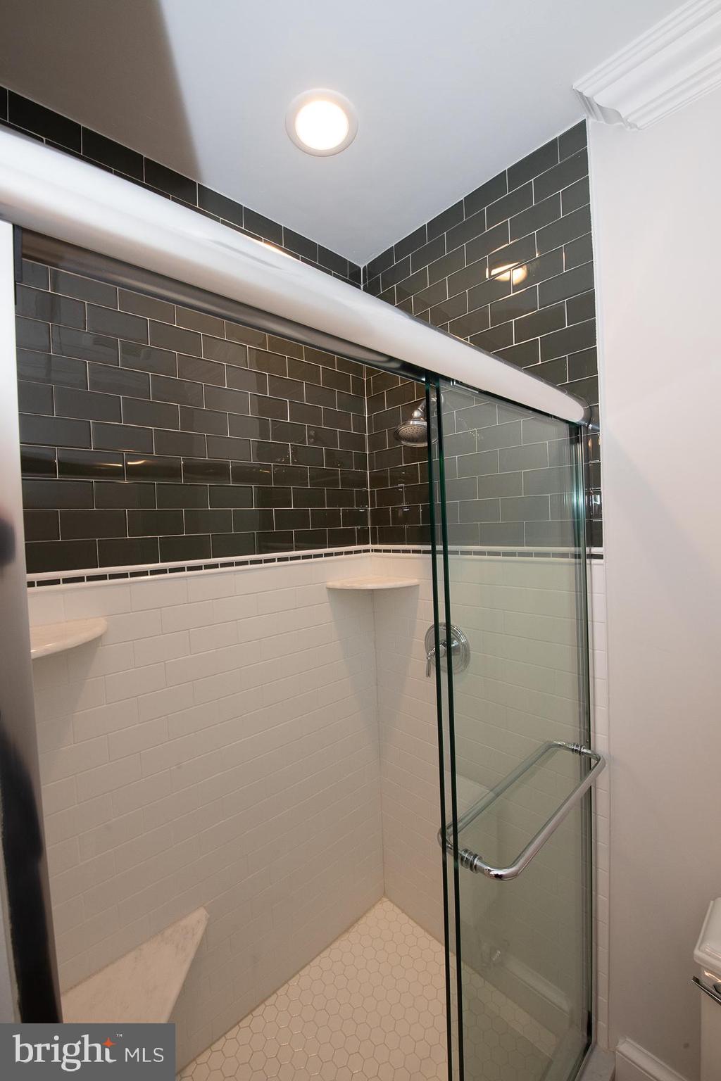 GLADWYNE - Residential