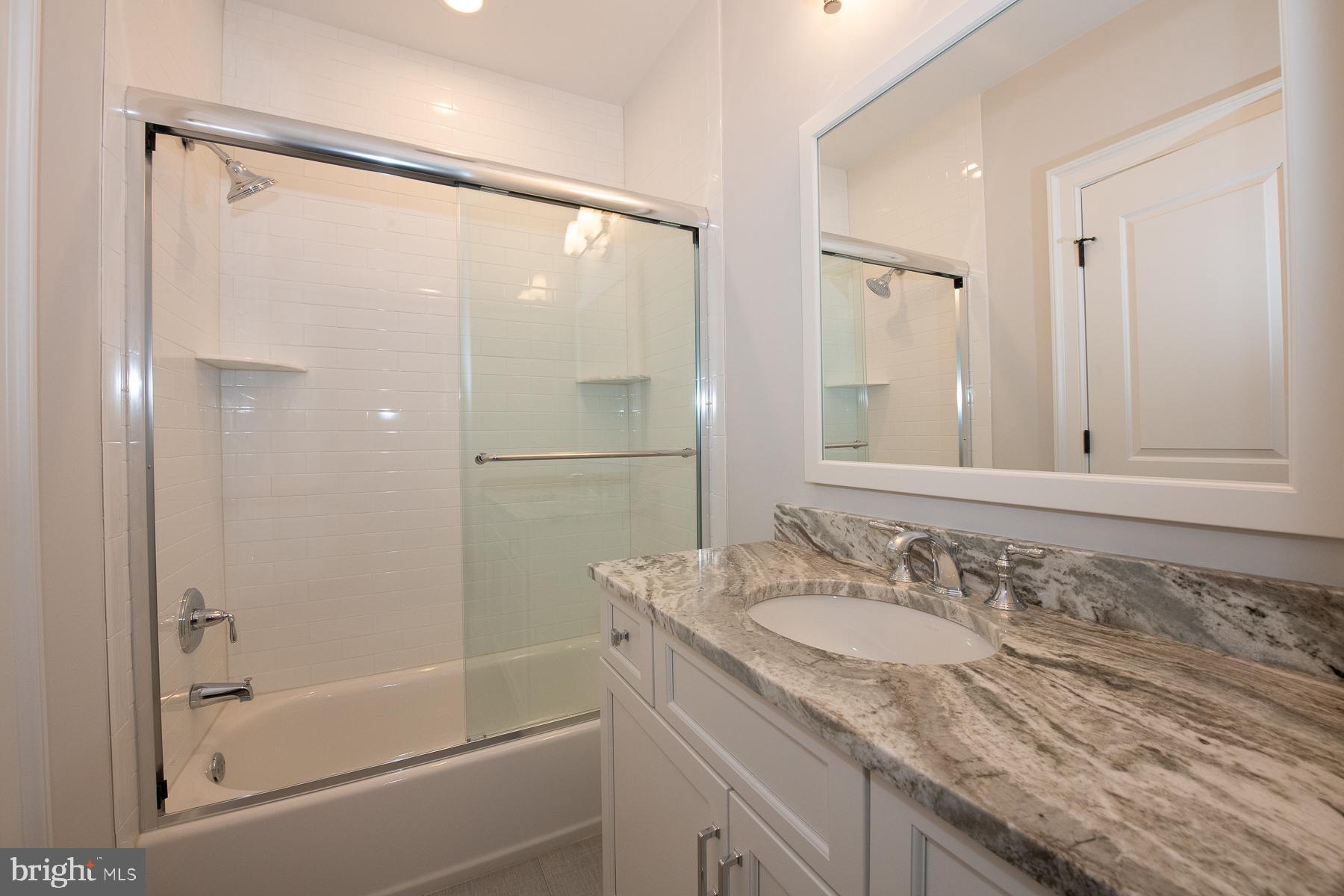 GLADWYNE - Residential