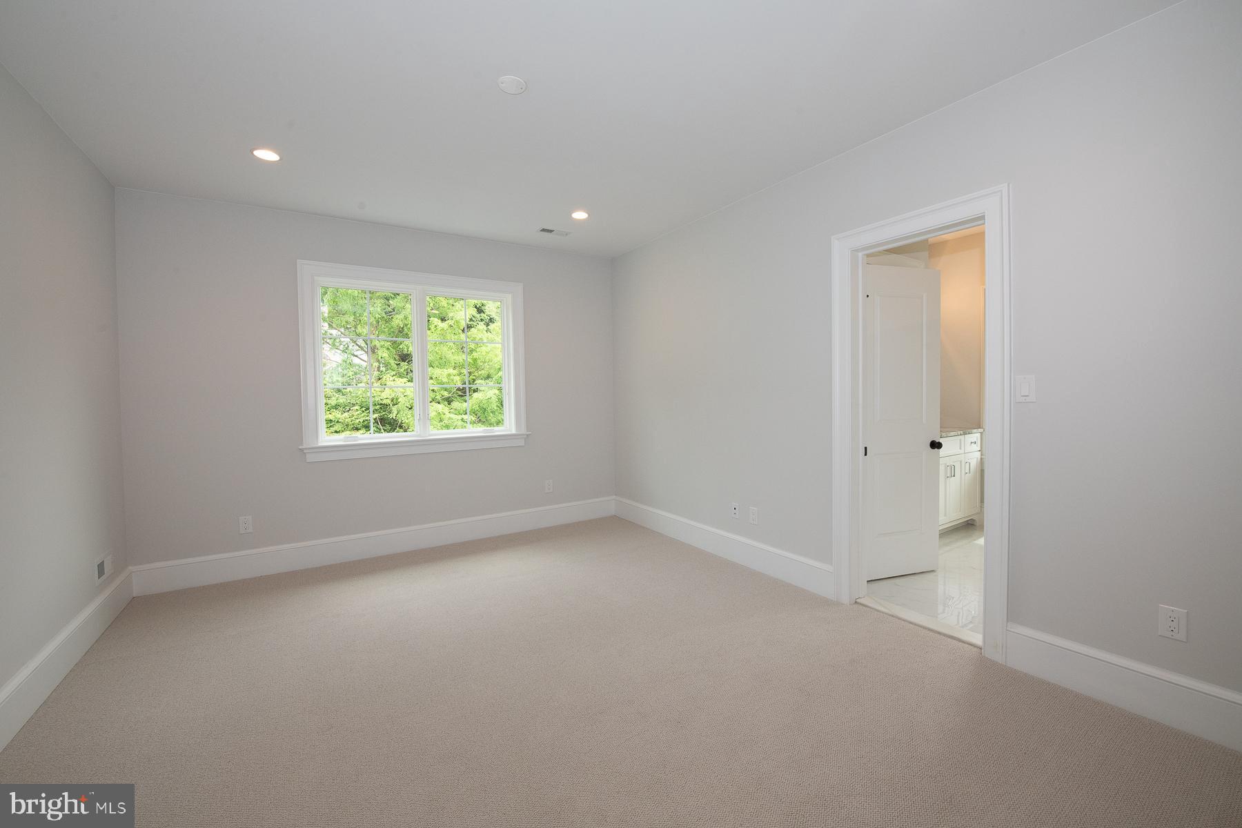 GLADWYNE - Residential